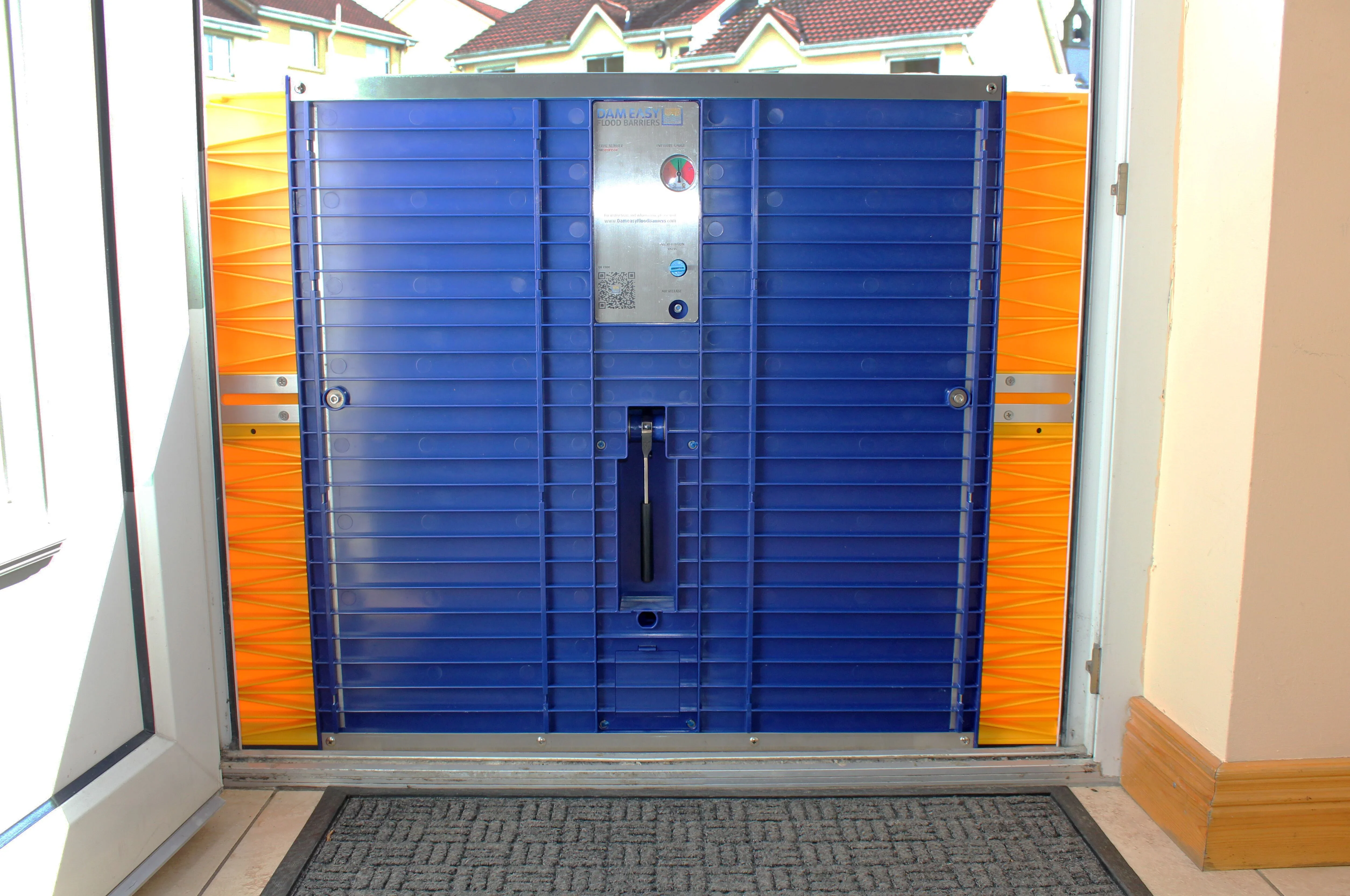 Dam Easy Flood Barrier 30 in H x 30 in W x 2.75 in L, 1 Pack - Image 2 Dam Easy Flood Barrier 30 in H x 30 in W x 2.75 in L, 1 Pack - Image 2