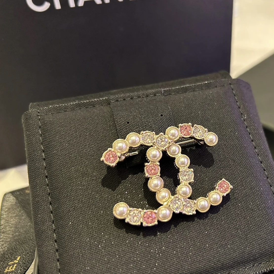 Chanel Elegant Pink Diamond Coco Brooch - Original Replica Club