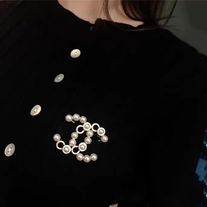 Chanel Faux Pearl CC Brooch - Original Replica Club