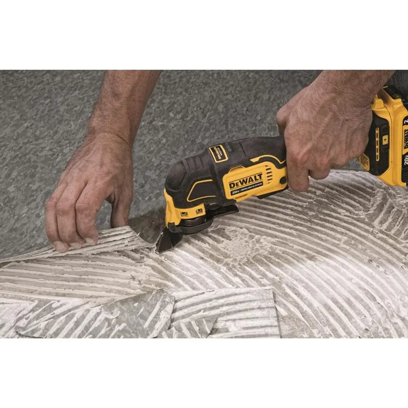 DEWALT ATOMIC 20V MAX Brushless Cordless Oscillating Multi-Tool Kit - DCS354D1 - Image 5 DEWALT ATOMIC 20V MAX Brushless Cordless Oscillating Multi-Tool Kit - DCS354D1 - Image 5