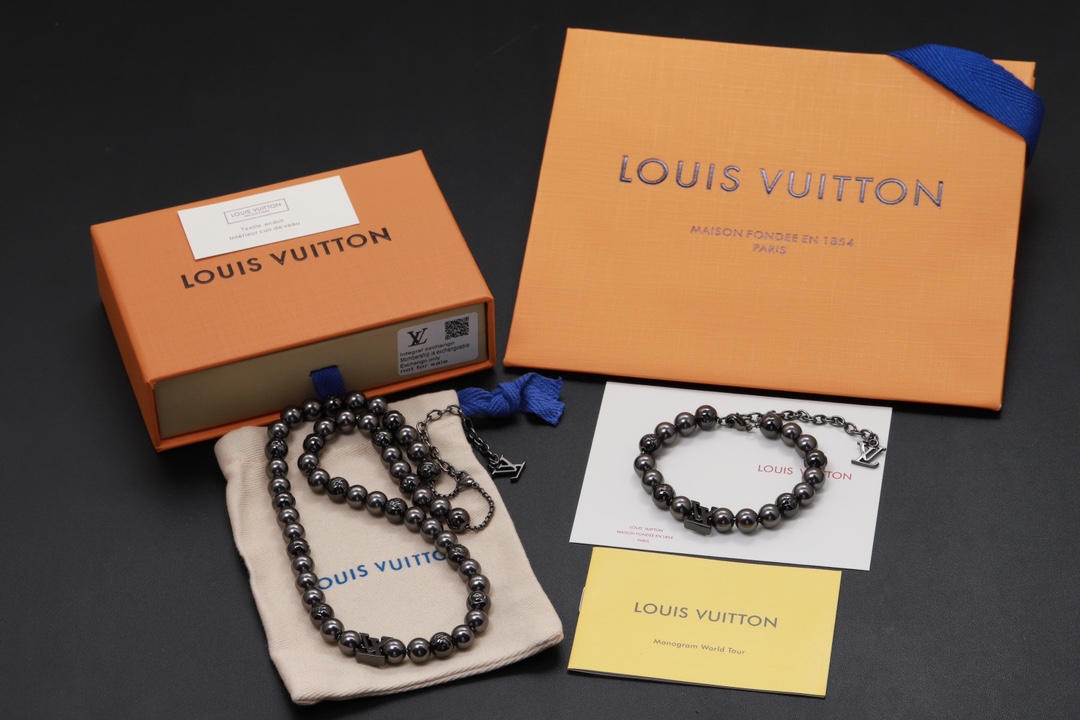 Louis Vuitton Black Beads Bracelet Men - Original Replica Club