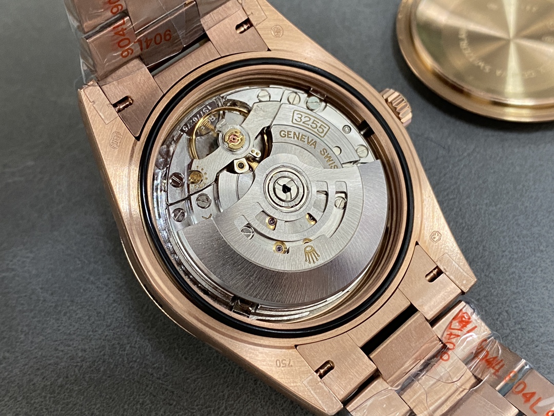 Rolex Day Date 40 18k Everose Gold Olive Green Dial m228235 0025 40mm