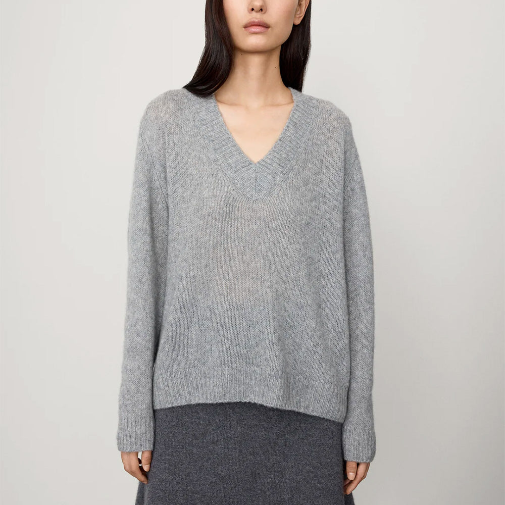 Lisa Yang - Pull Leona - Cloudy