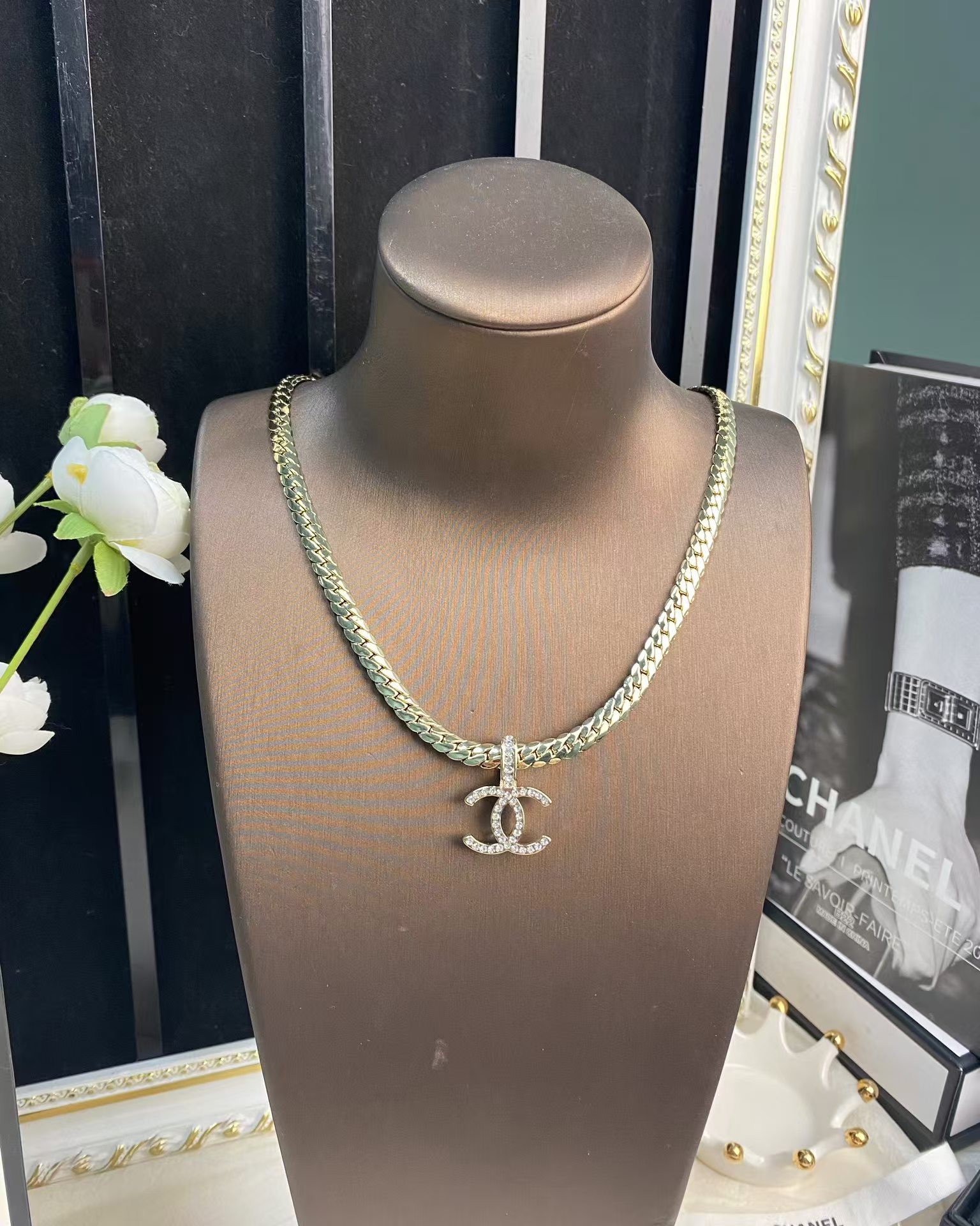 Chanel Chunky Flat Cuban Chain Necklace - Original Replica Club