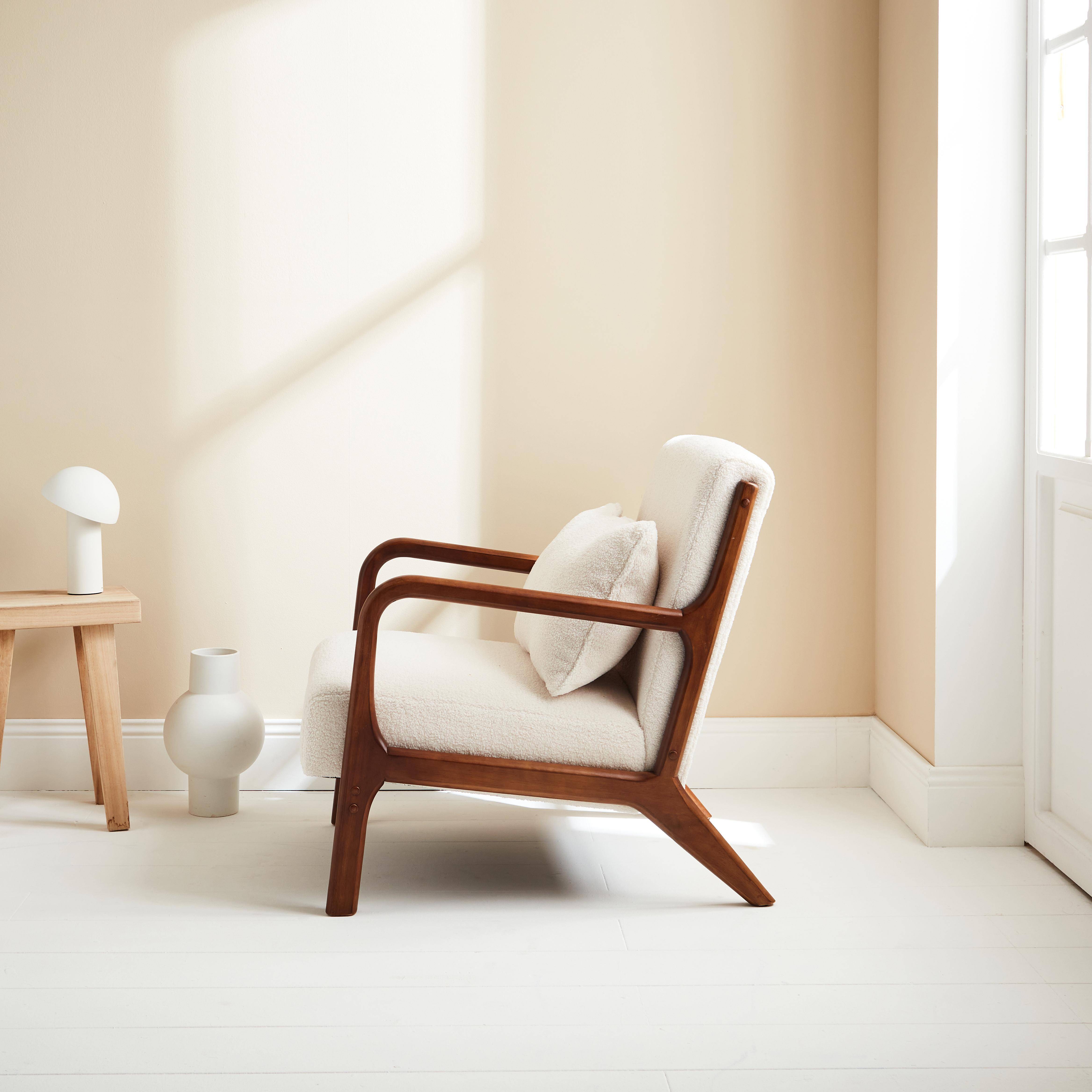 Lorens borreguito - Sillón escandinavo de borreguito y madera de hevea