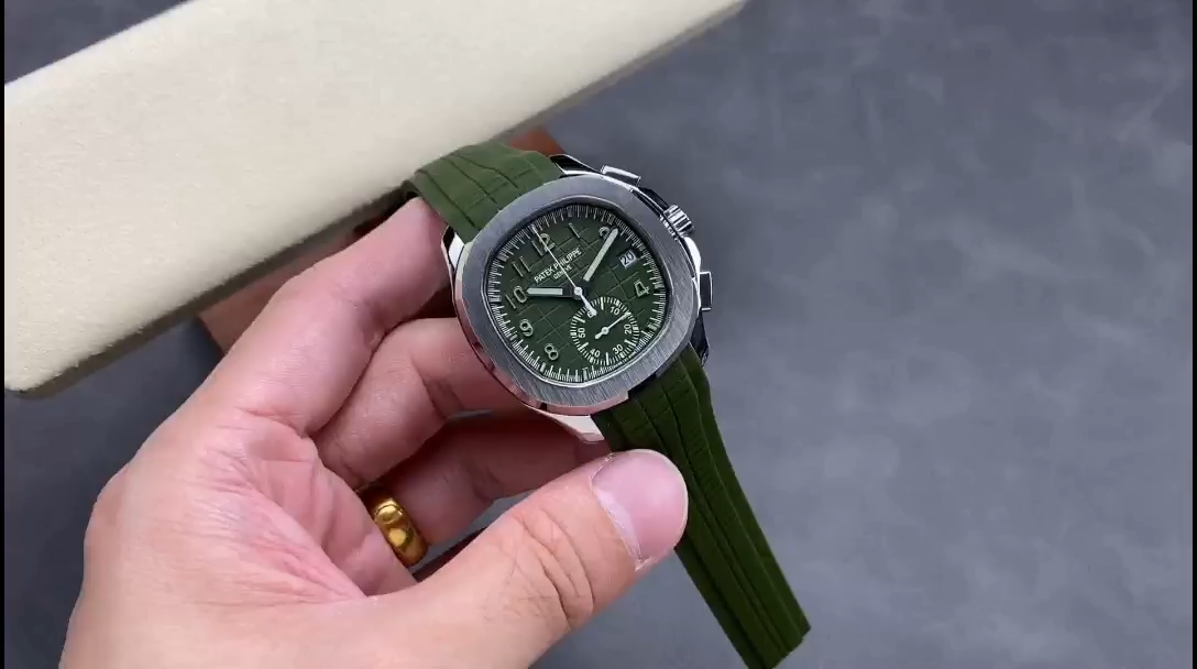 Replica Patek Philippe Aquanaut 5968A 010 42mm Mens Watch