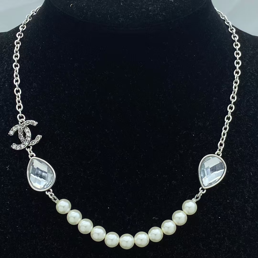Chanel Teardrop Rhinestone Pearl Smile Necklace - Original Replica Club