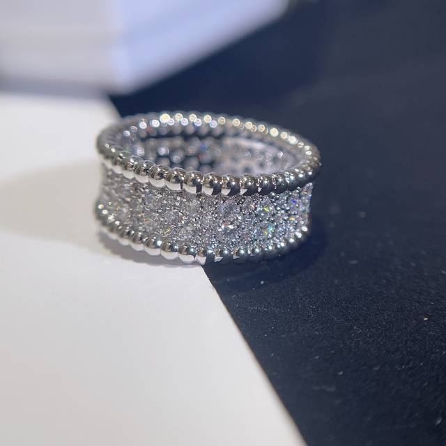 VCA Wide Perlee Diamonds Ring - Original Replica Club