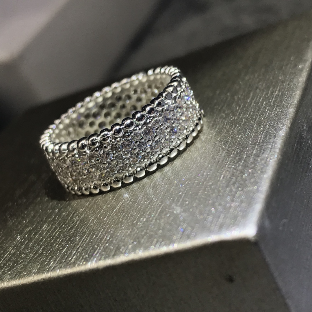 VCA Wide Perlee Diamonds Ring - Original Replica Club