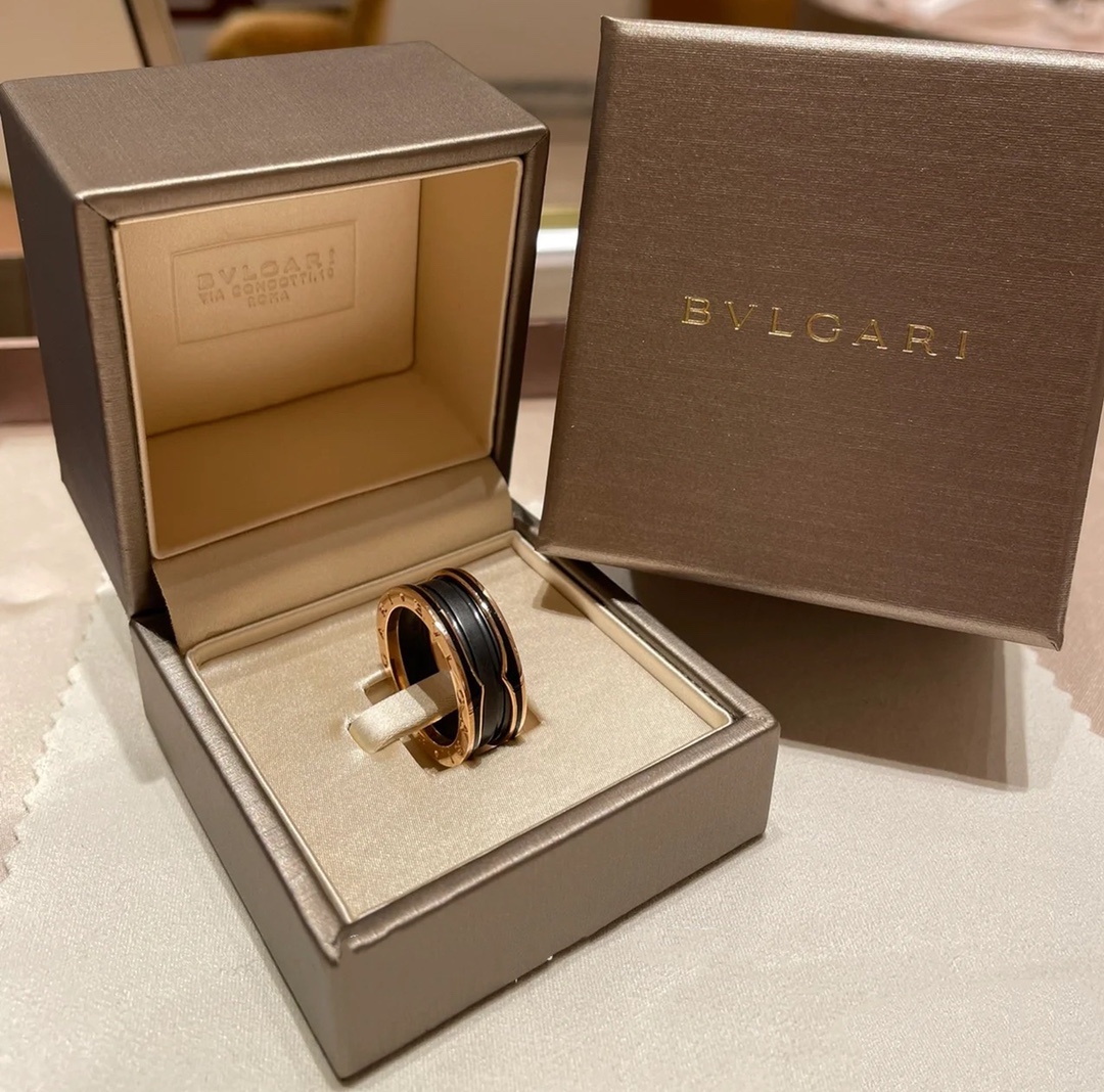 Bvlgari Rose Gold Frosted Black Ceramic B.zero1 Ring - Original Replica Club