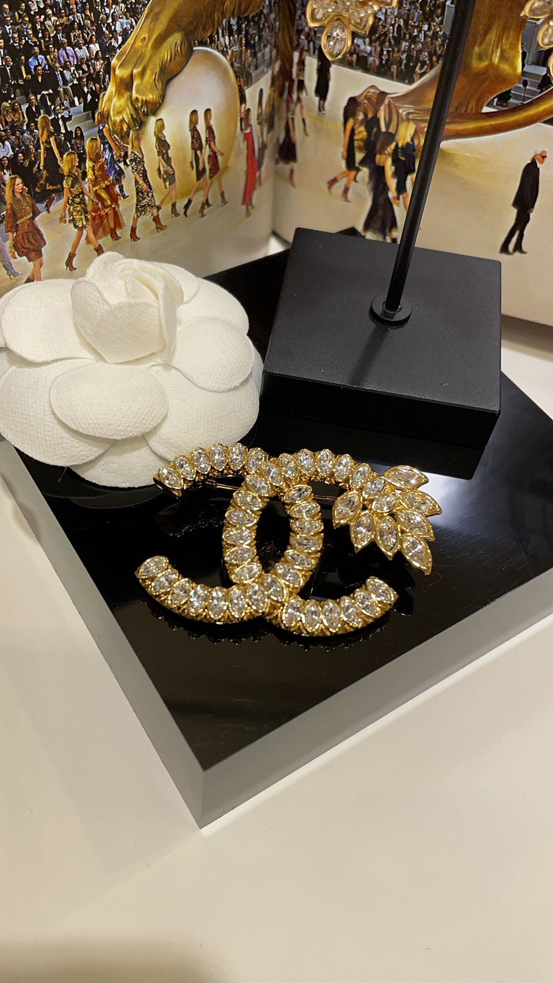 Chanel Luxury Full Diamond Ear of Wheat CC Brooch - Original Replica Club