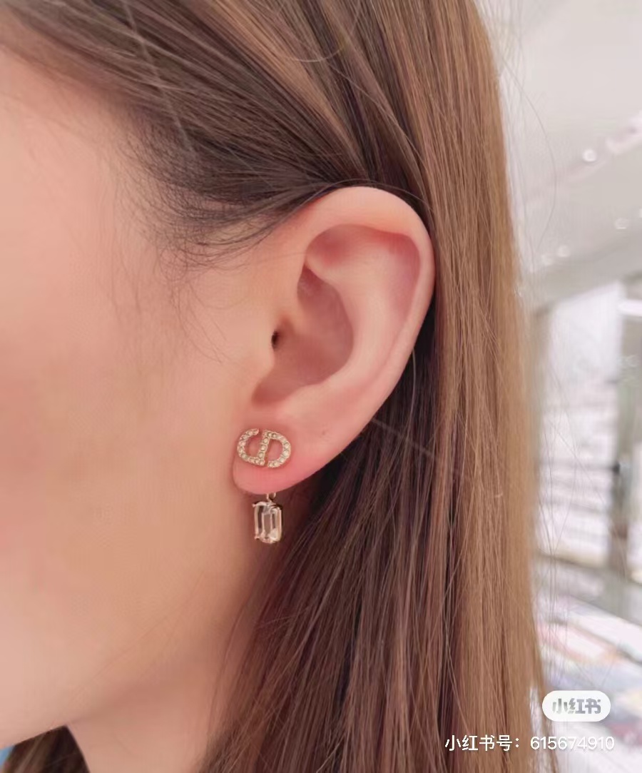 Dior Asymmetric Star Earrings - Original Replica Club