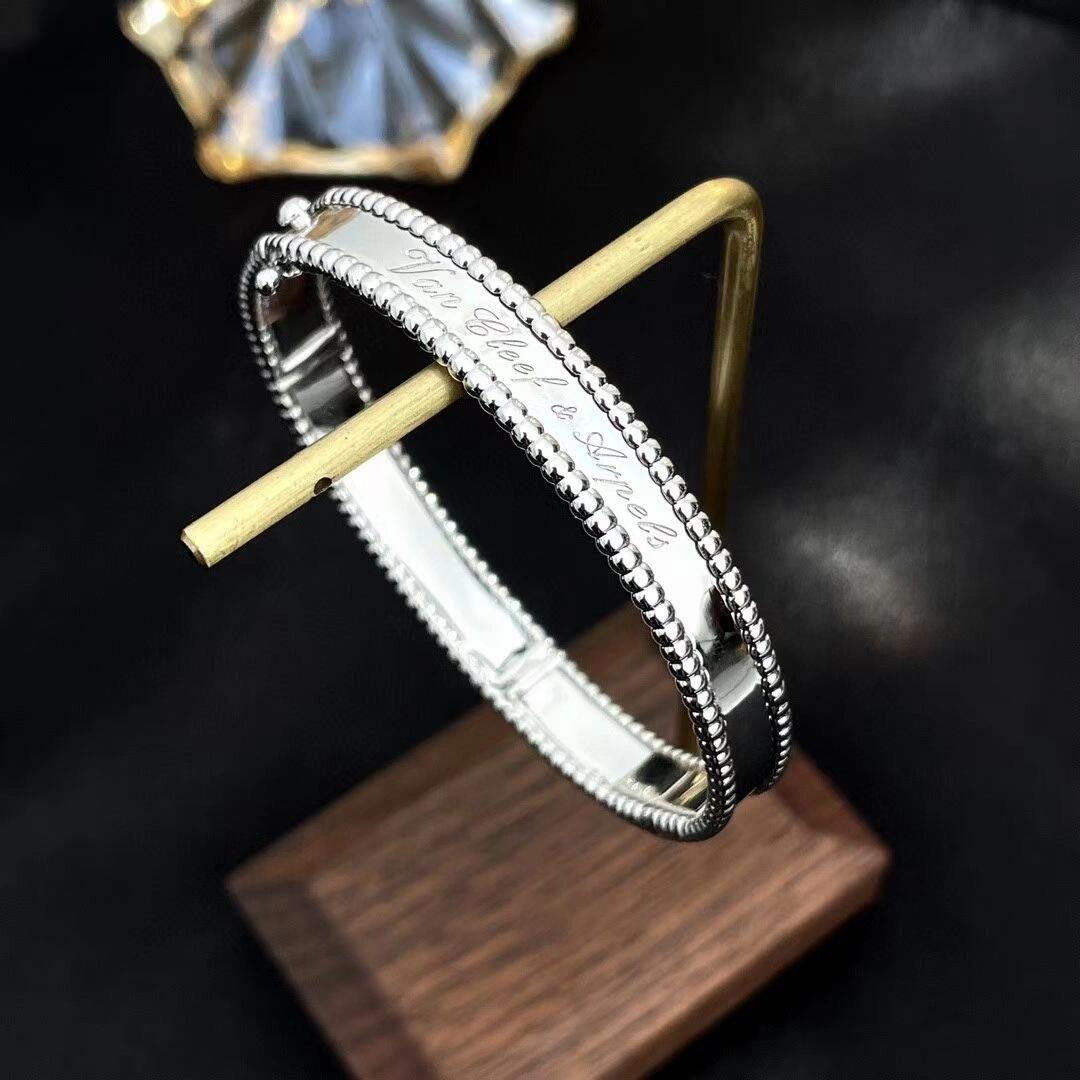VCA Perlee Signature Bracelet - Medium Bangle - Original Replica Club