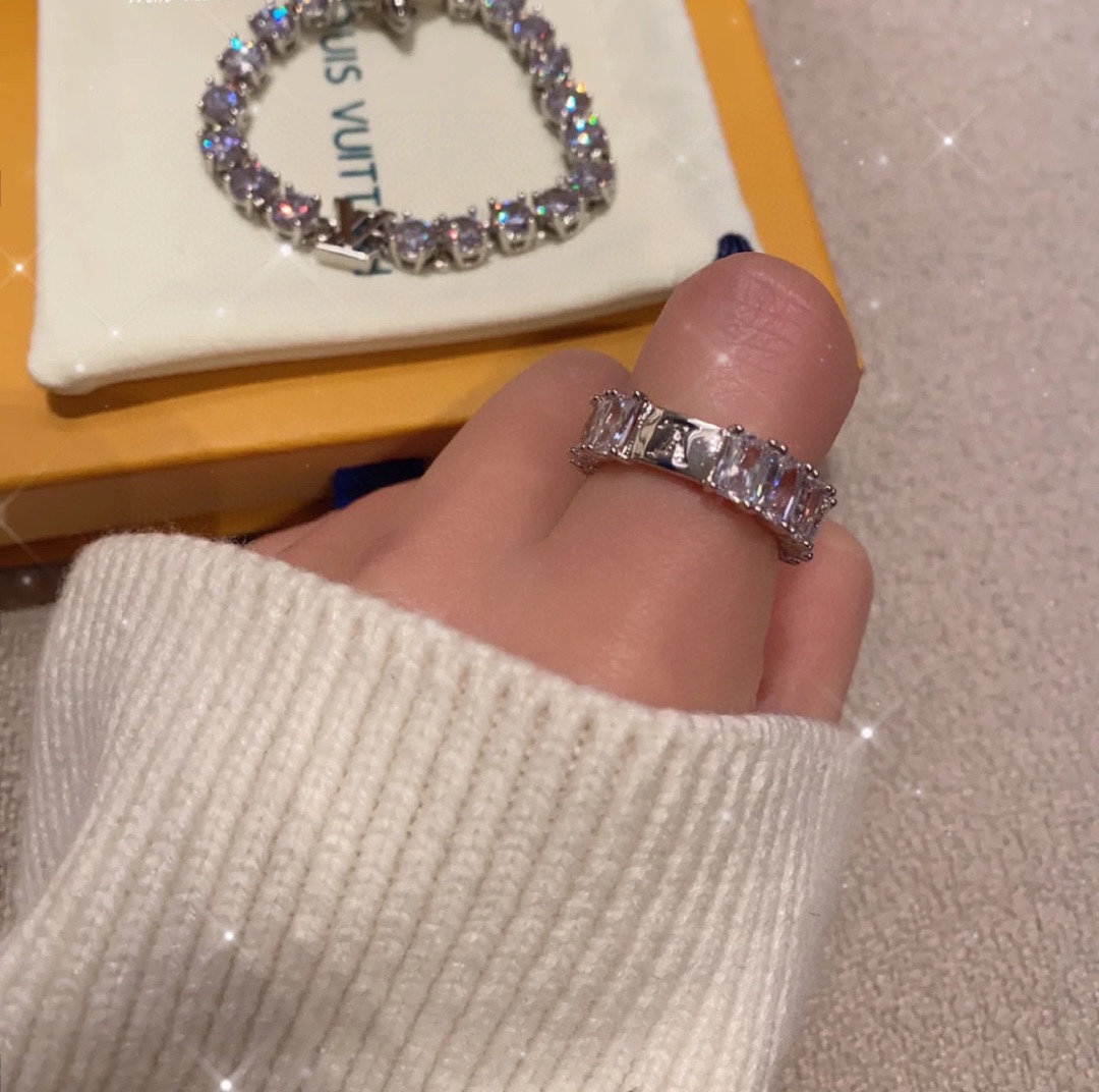 Louis Vuitton Cube Diamond Ring - Original Replica Club