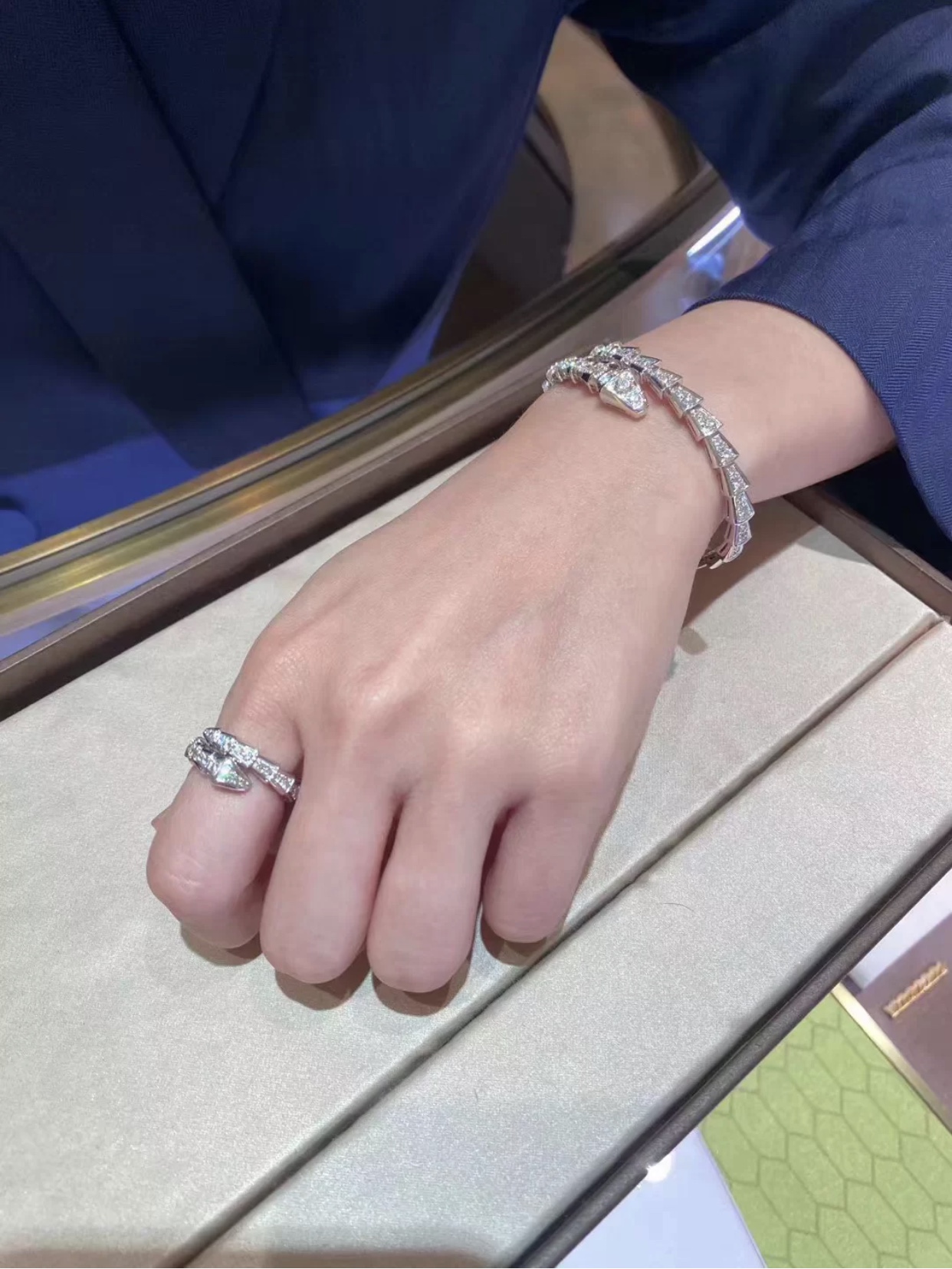 Bvlgari Serpenti Viper Bracelet Diamond Bangle - Original Replica Club