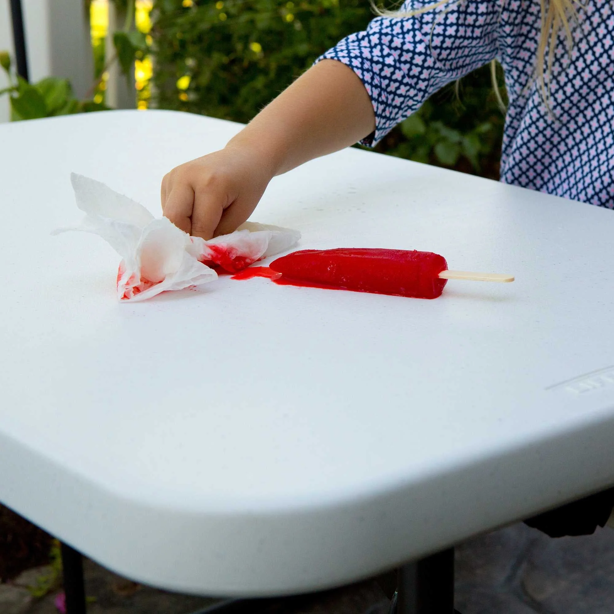 Lifetime Children's Picnic Table , White Granite (60239) - Image 14
