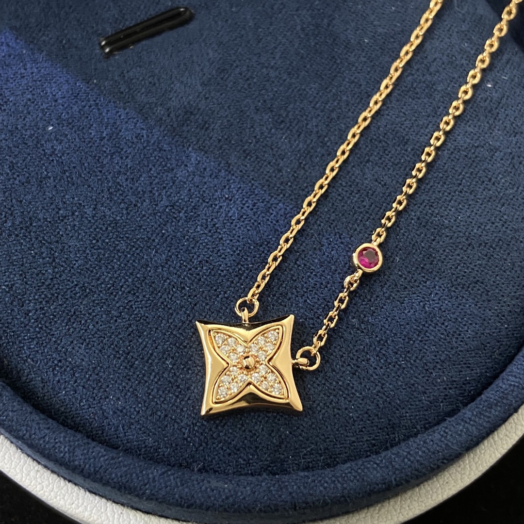 Louis Vuitton Dainty Diamond Sun Pendant Necklace in Rose Gold Color - Original Replica Club