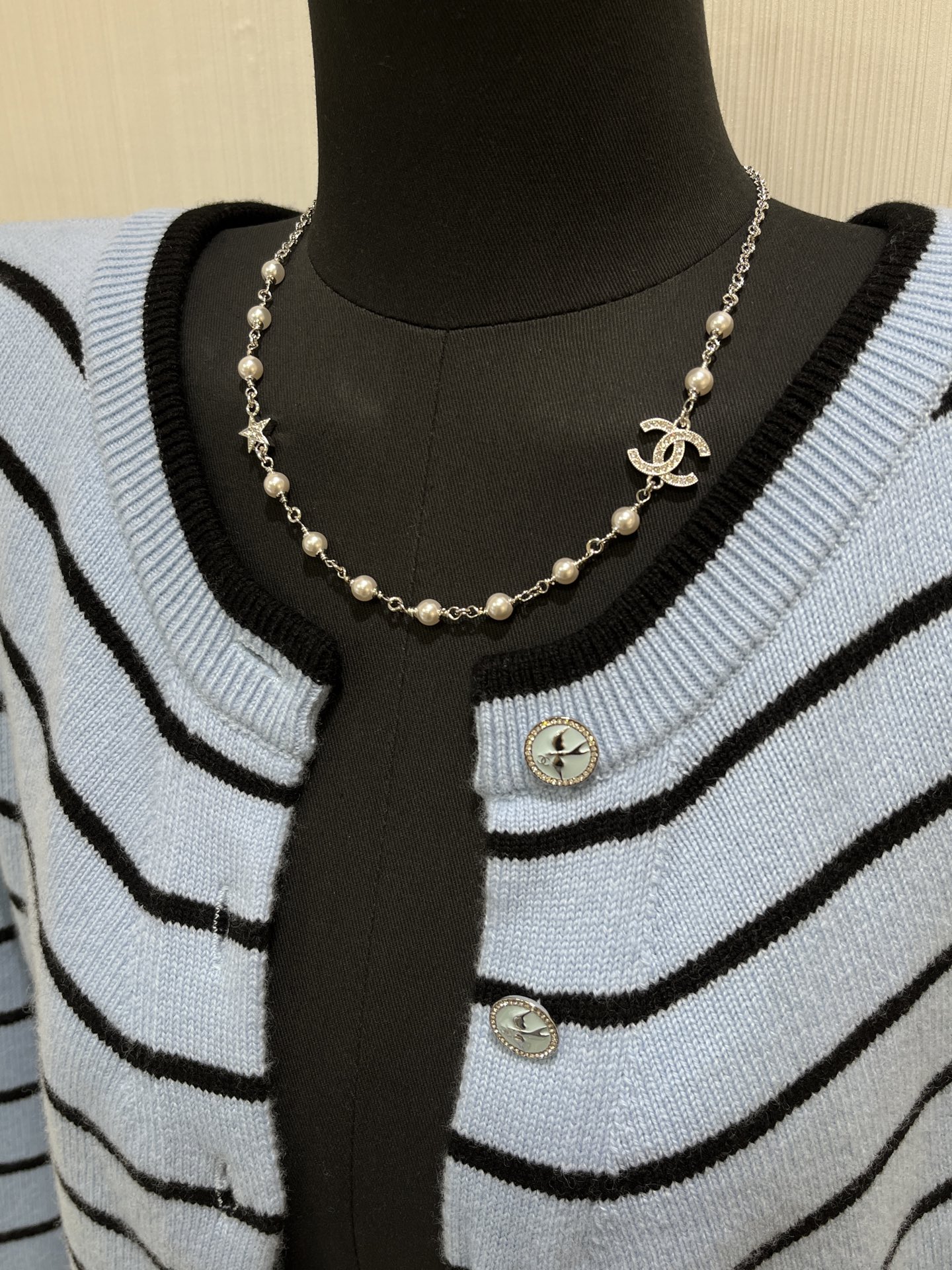 Chanel Pearl Floating CC Charm Silver Necklace - Original Replica Club