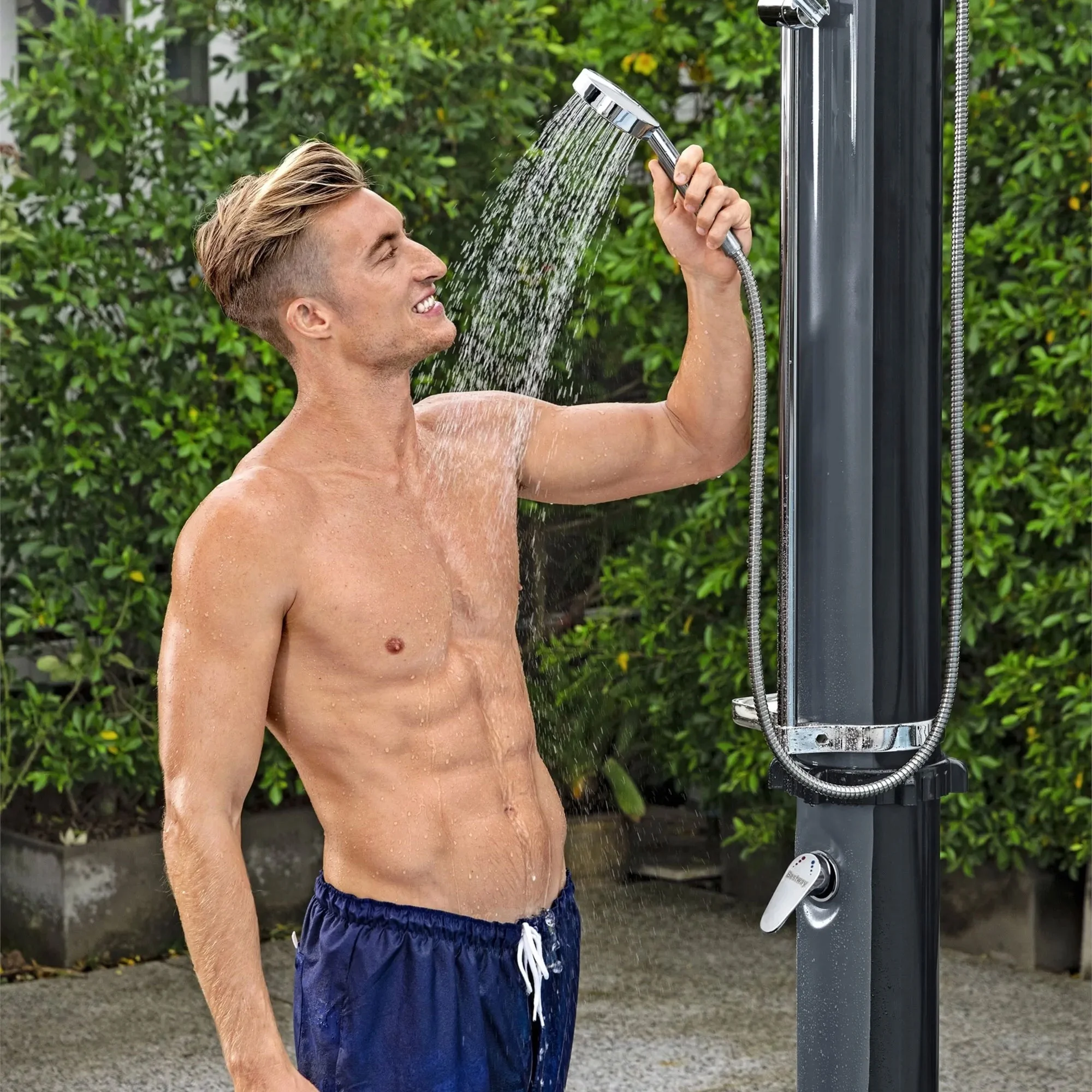 Bestway SolarFlow Outdoor Shower 2gal/8L: Oversized Shower Head and Stand, Easy Installation, & Adjustable Water Flow. Experience the ultimate convenience. - Image 11