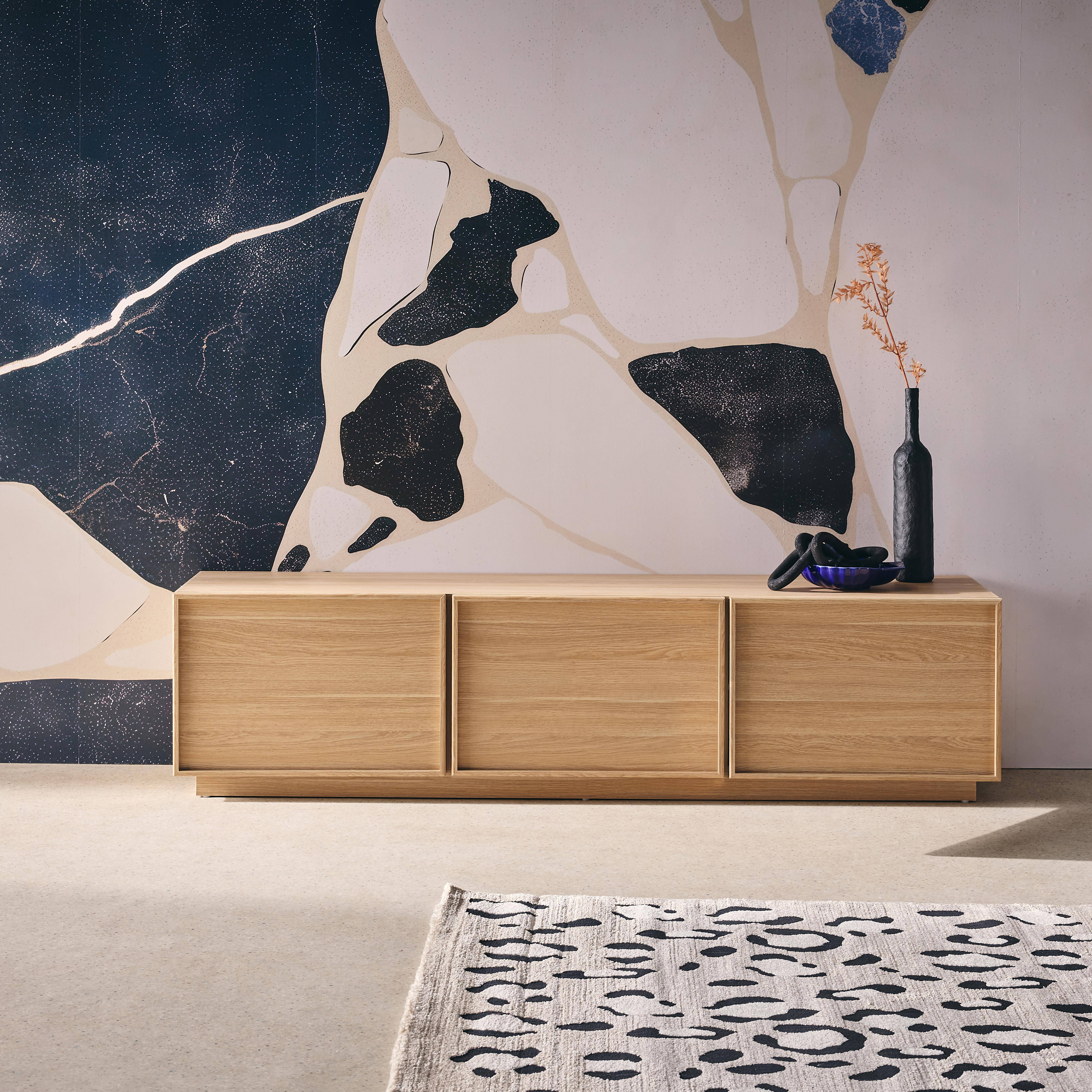 Kuba - Mueble de TV con decoración de madera y 3 puertas, 140cm