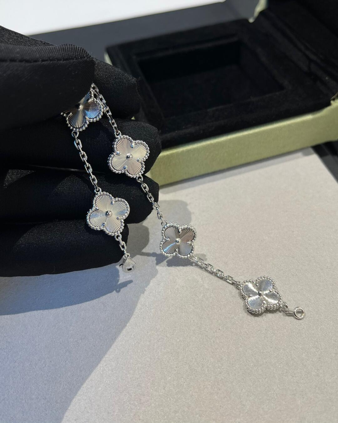 VCA Laser Silver 5 Motifs Vintage Alhambra Bracelet - Original Replica Club