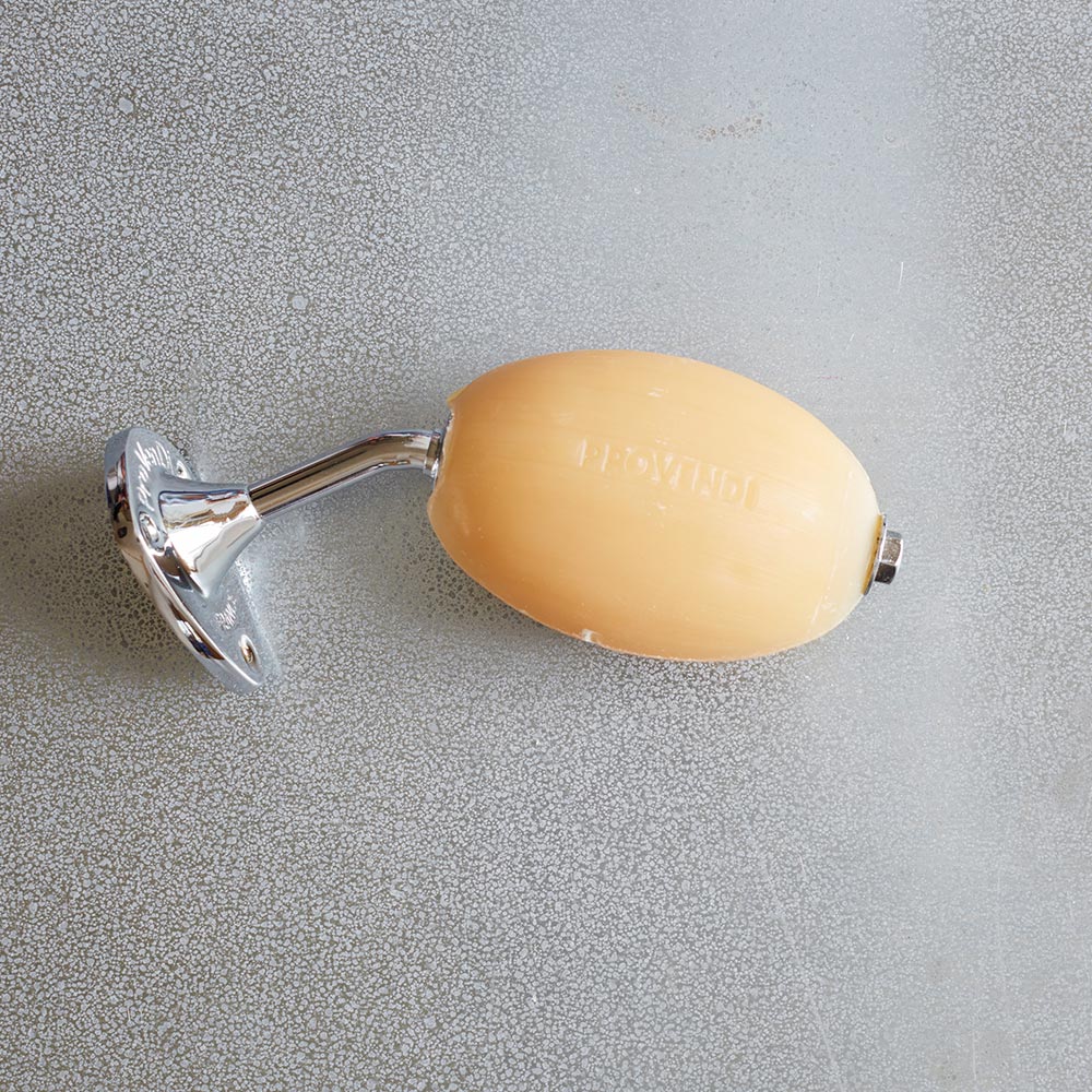 Porte-savon rotatif avec savon à l'amande