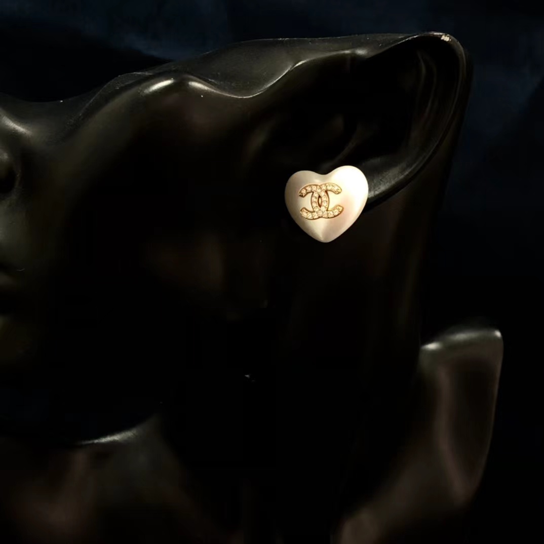 Chanel Love Heart Pearl Stud Earrings - Original Replica Club