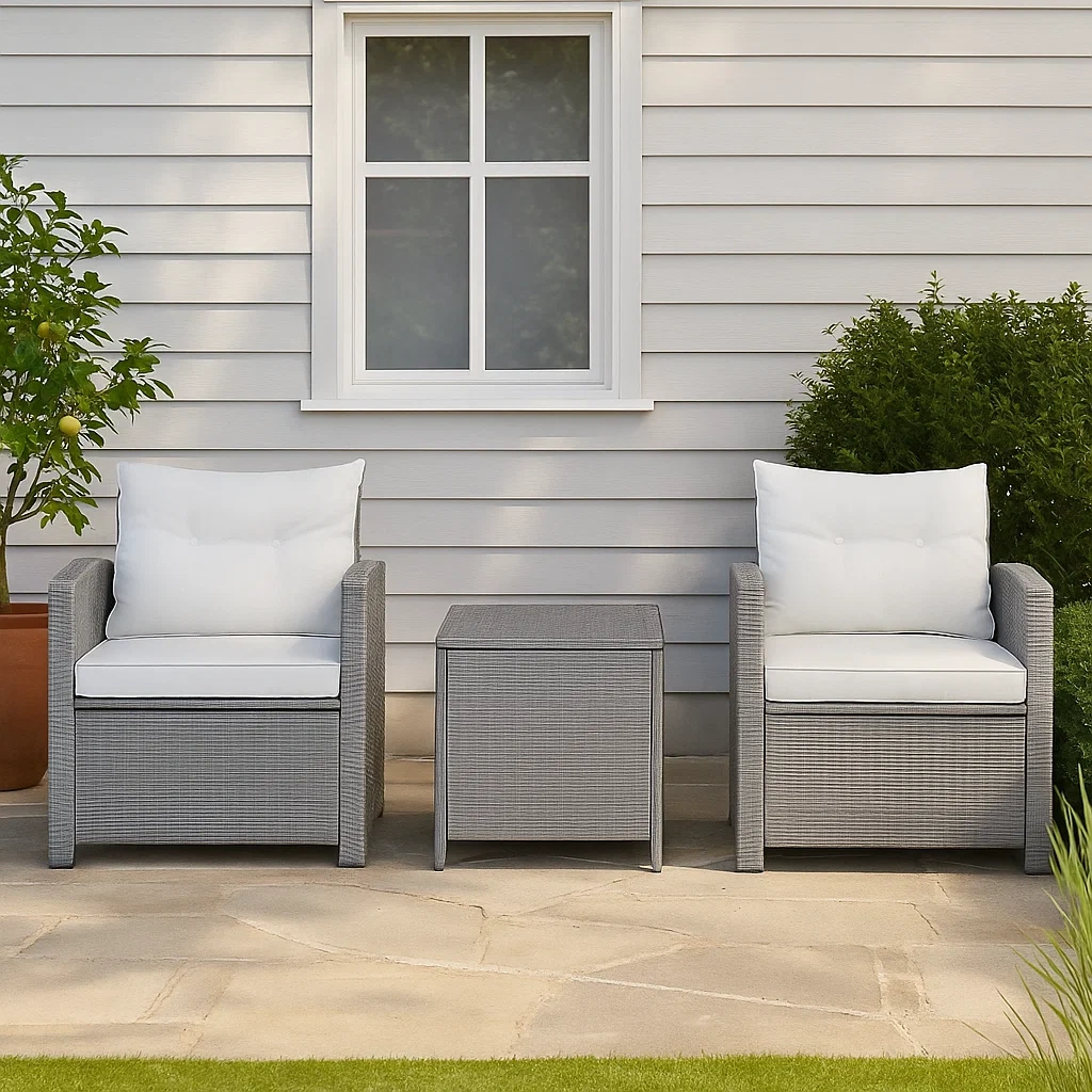 Conjunto de Jardín de Ratán: 2 Sillones y 1 Mesa Baja, Cojines Blancos, Color Gris - KCTeOFP211VF