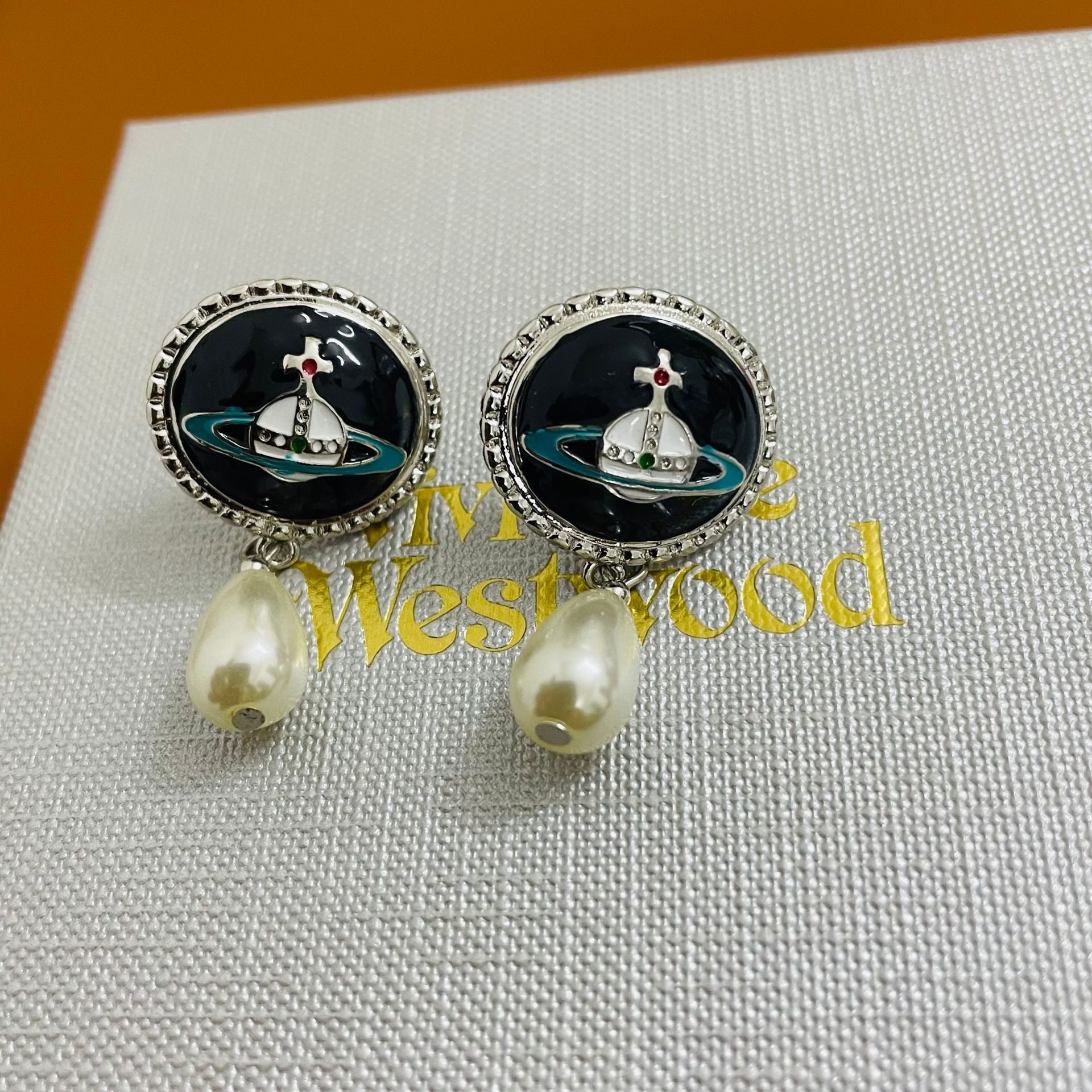 Vivienne Westwood Enamel Saturn Waterdrop Pearl Earrings - Original Replica Club