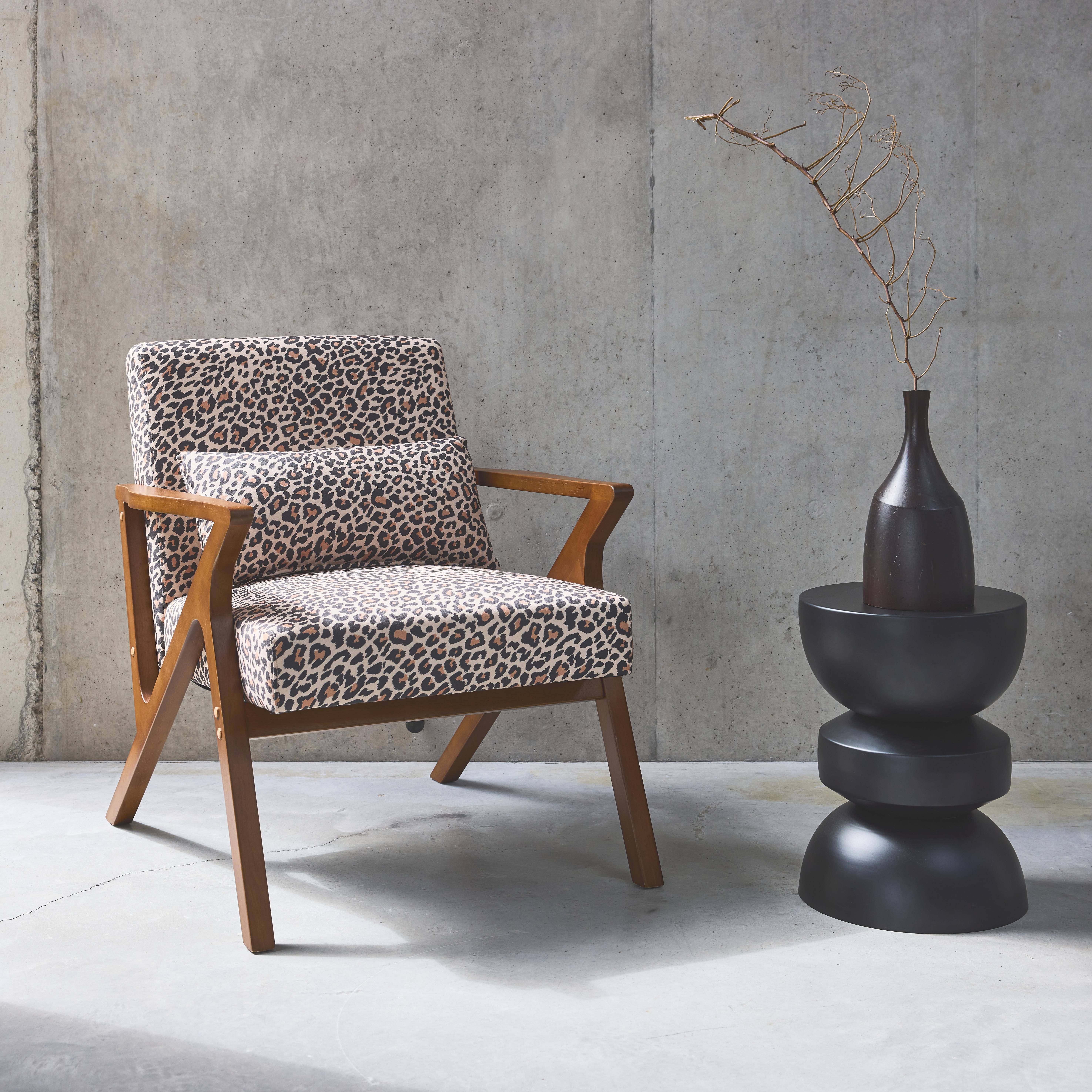 Antoine leopardo - Sillón escandinavo de madera de hevea y estampado de leopardo