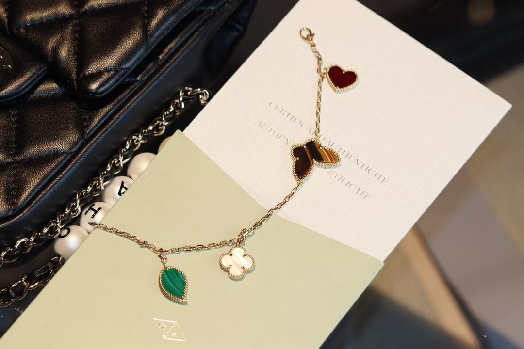 VCA Limited Version Lucky Alhambra Bracelet 4 Motifs - Original Replica Club
