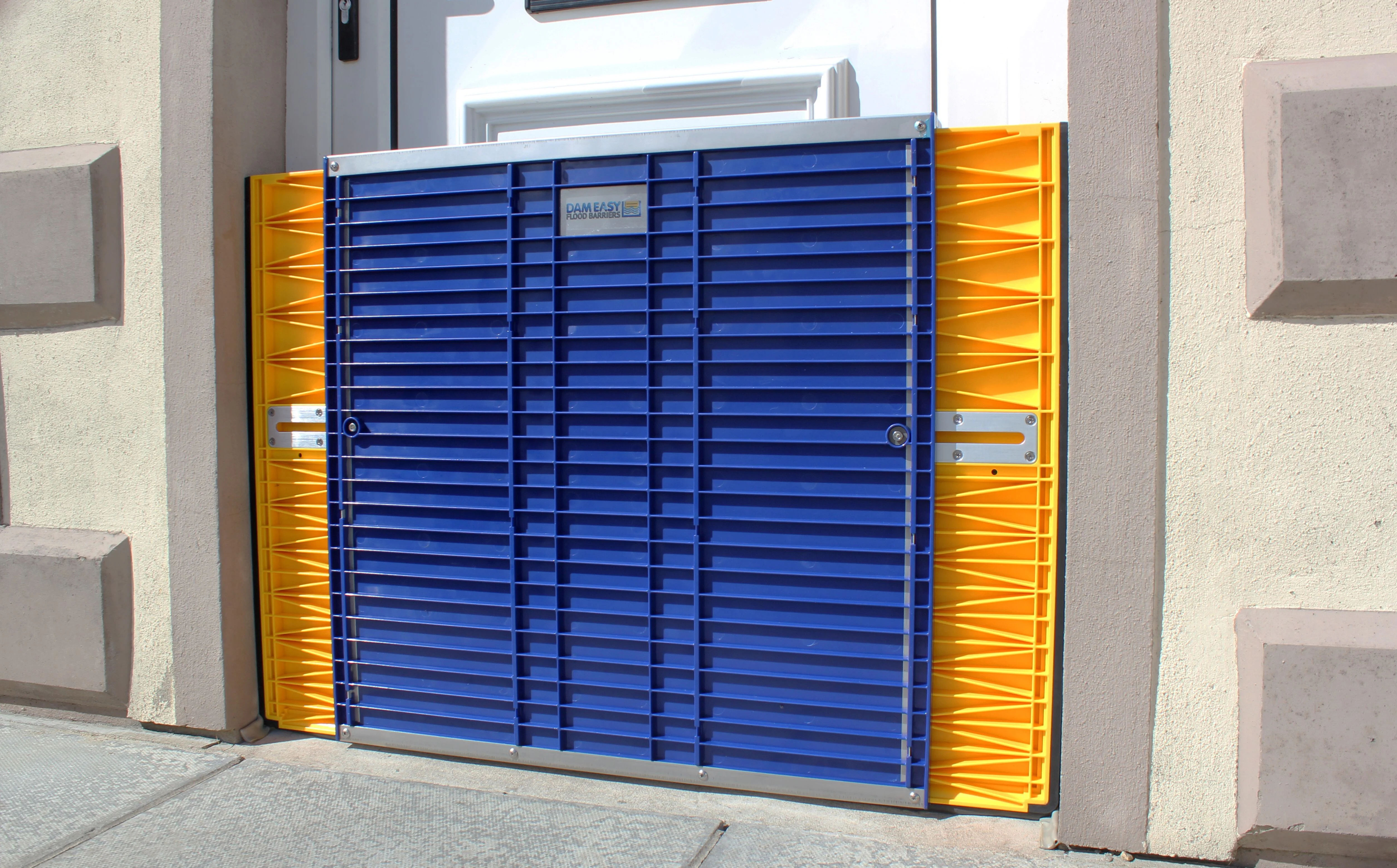 Dam Easy Flood Barrier 30 in. H X 30 in. W X 2.75 in. L Flood Barrier 1 pk - image 3