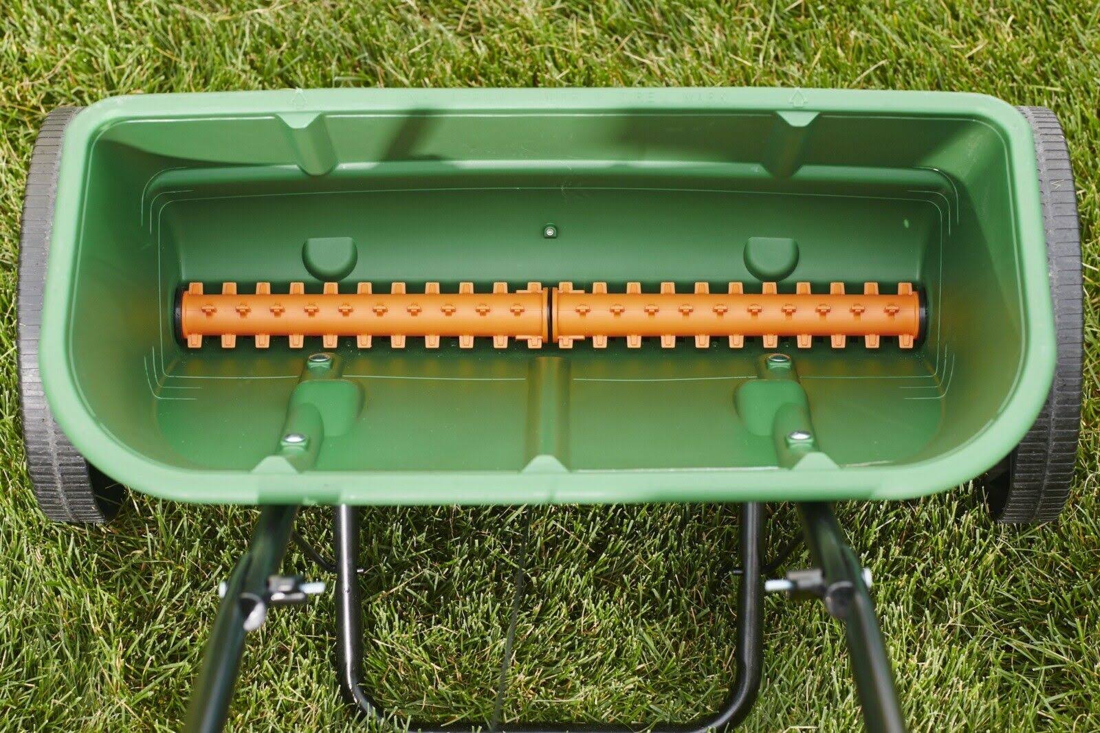 Scotts Turf Builder Classic Drop Spreader