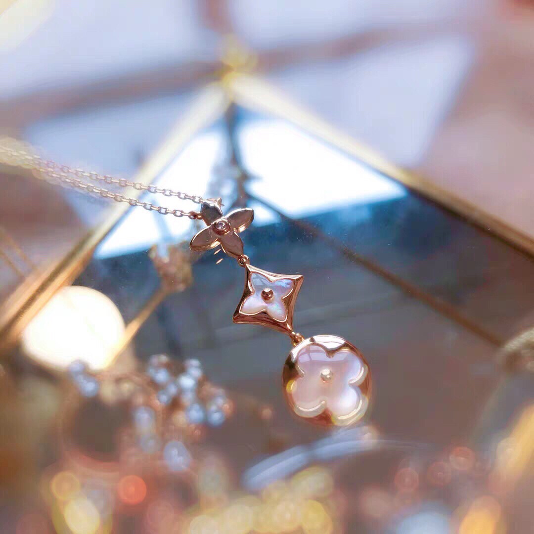 Louis Vuitton White Mother of Pearl 3 Blossom Flowers Necklace - Original Replica Club