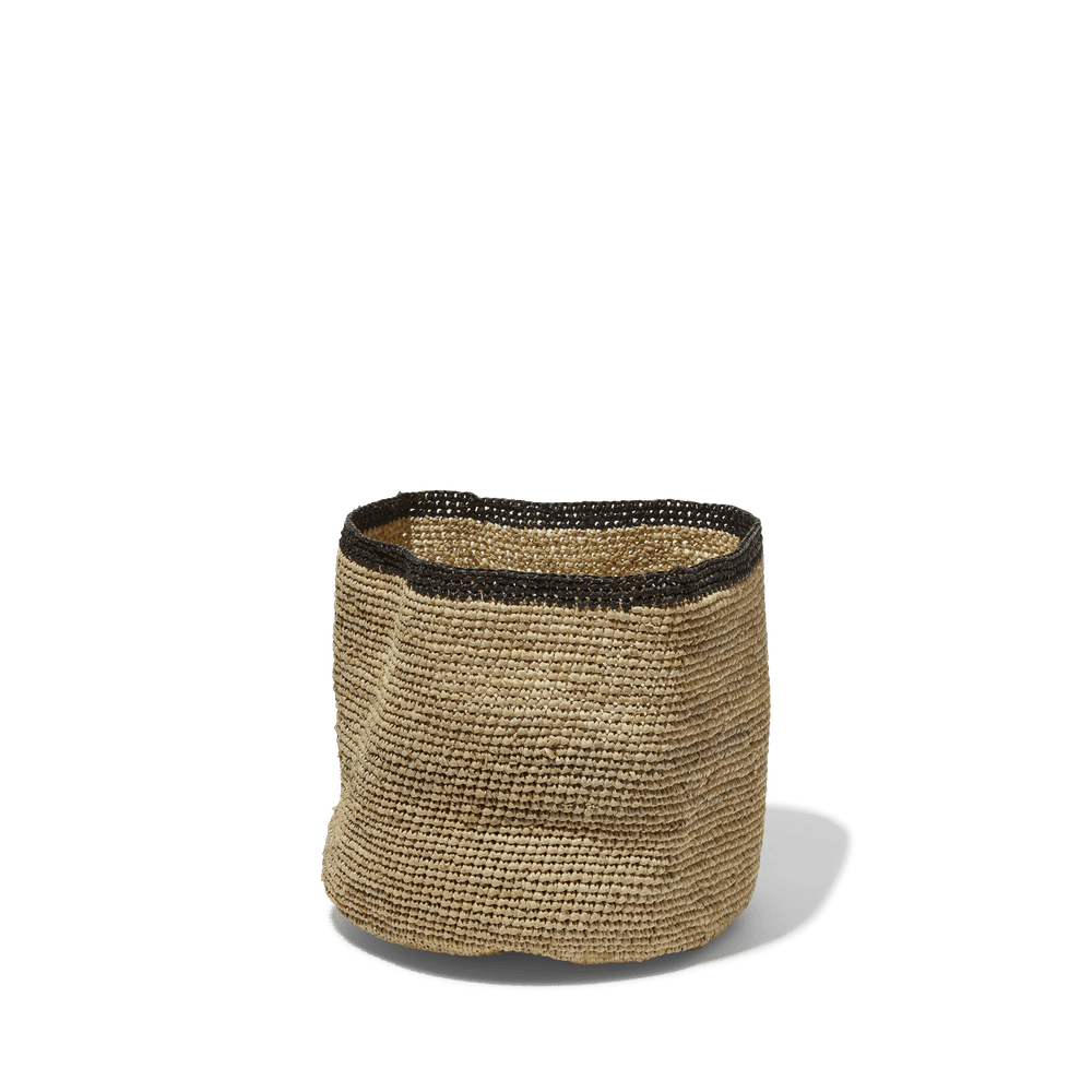 Panier en raphia - Bord noir