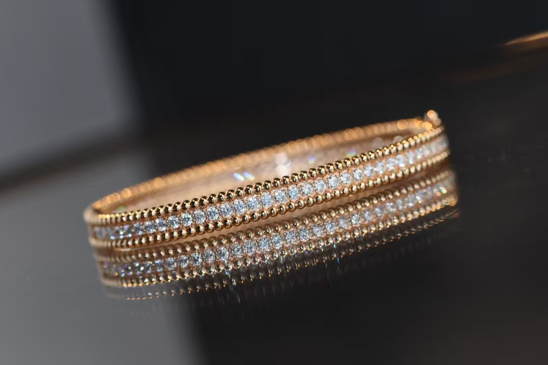 VCA Perlee Diamonds Bracelet Bangle, 1 Row, Medium Model - Original Replica Club