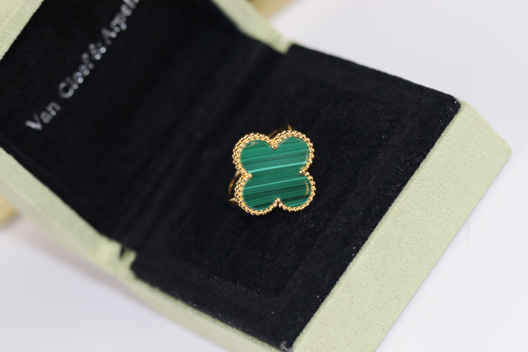 VCA Green Malachite Magic Alhambra Ring - Original Replica Club