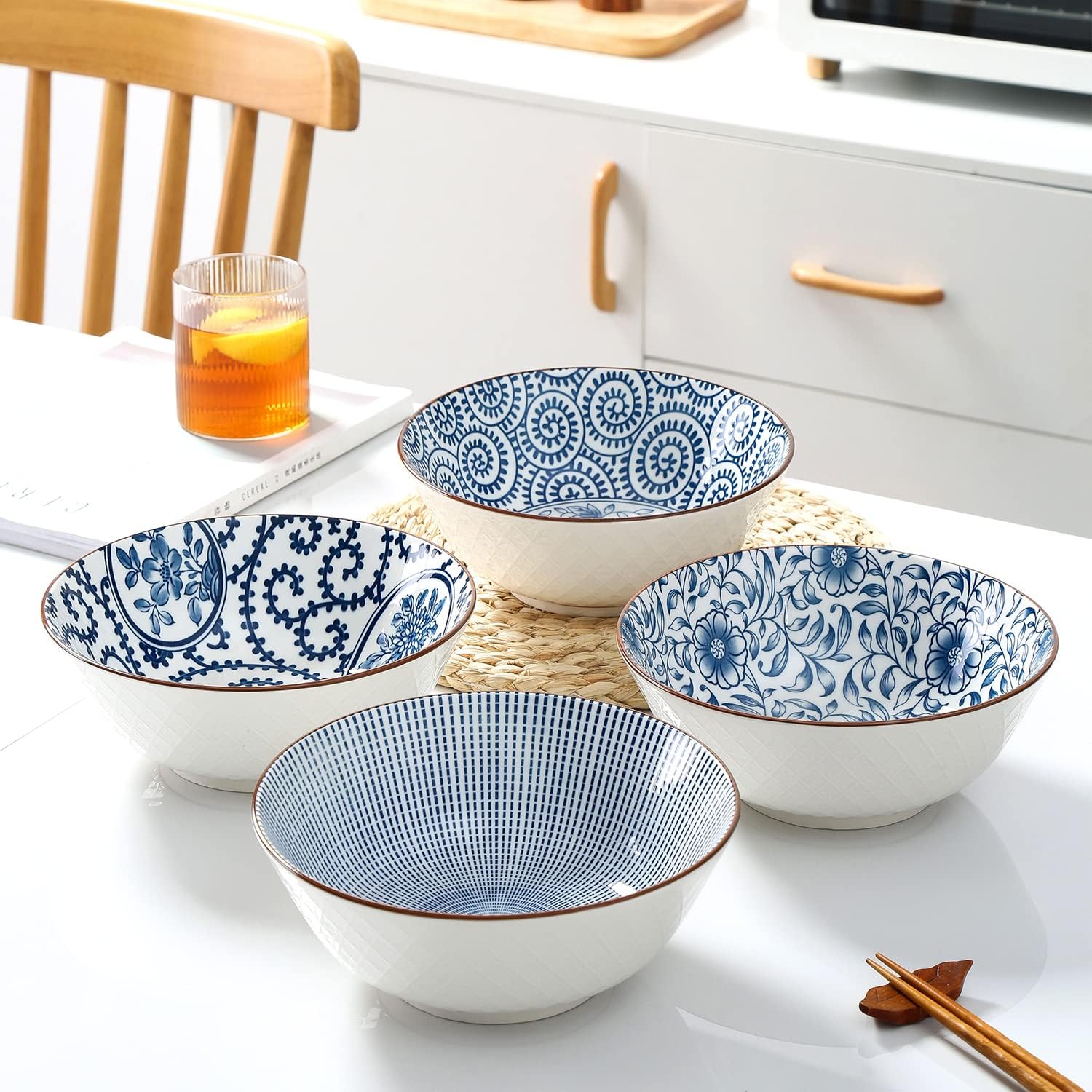 Ramen Bowls Set of 4, 40 oz Ramen Bowls, 8 Inch Ceramic Noodle Bowls for Pho, Soup & Udon, Blue and White Japanese Style, Microwave & Dishwasher Safe