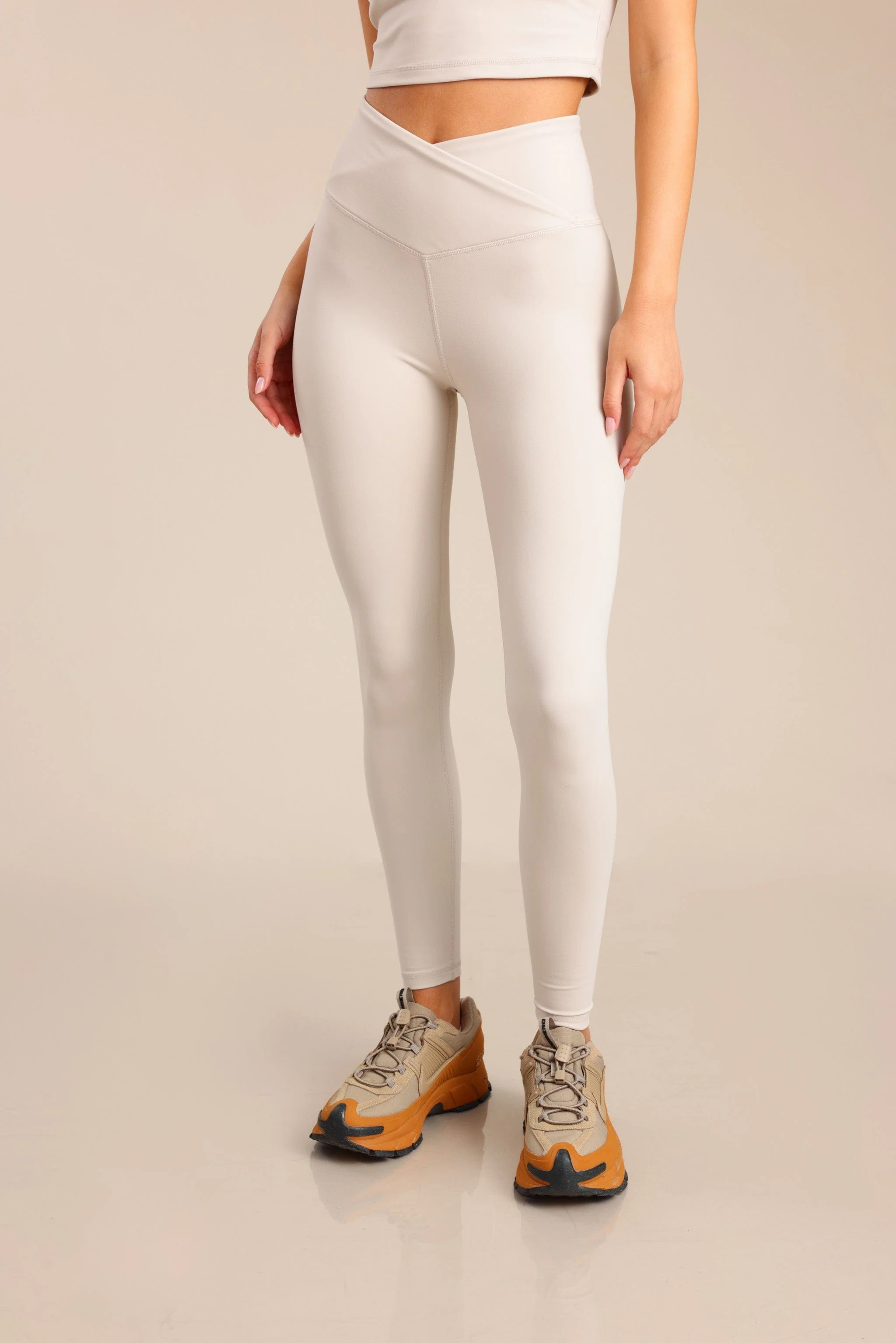 טייץ SOFT FEEL- V WAIST