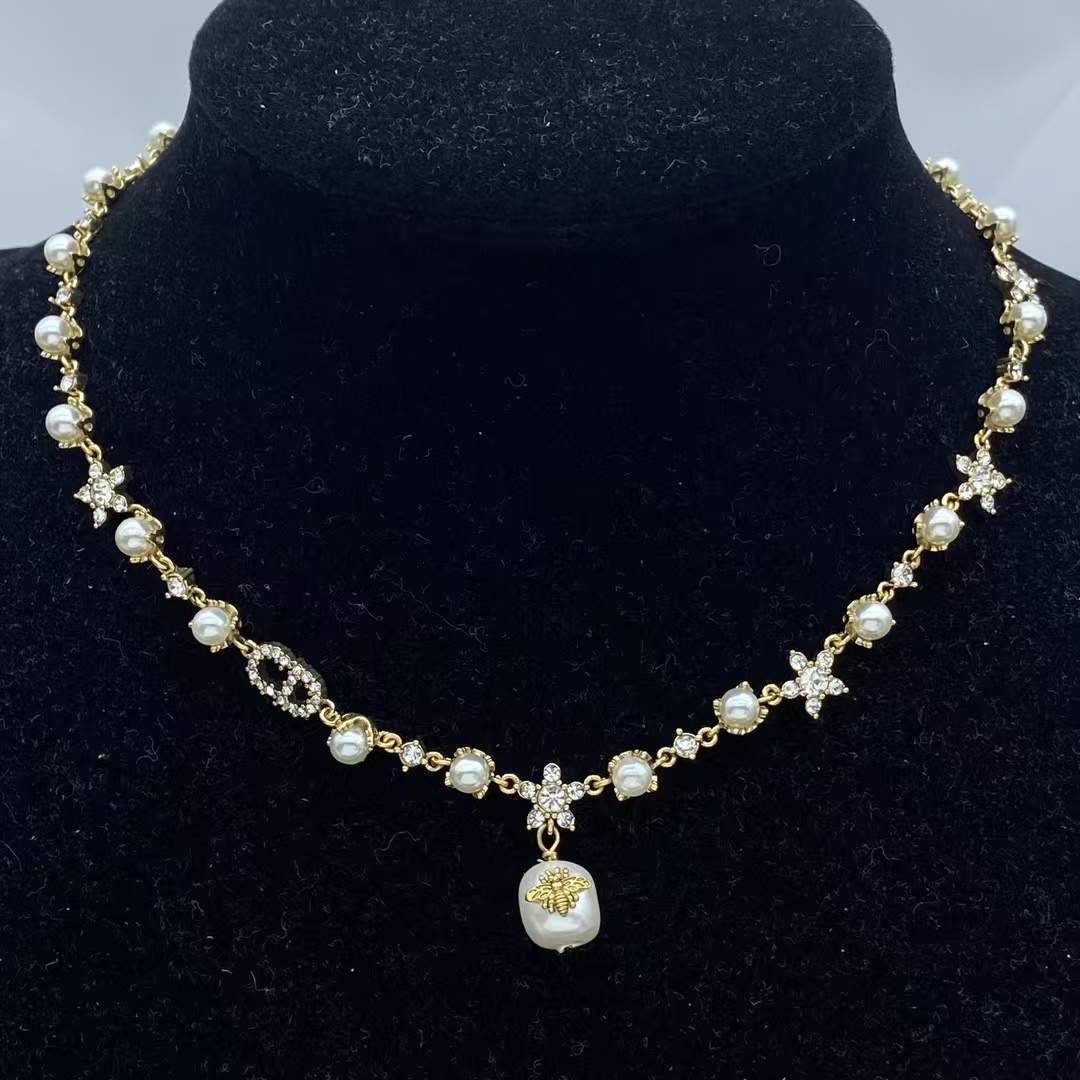 Luxury Dior Bee Paved Pearl Pendant Necklace - Original Replica Club