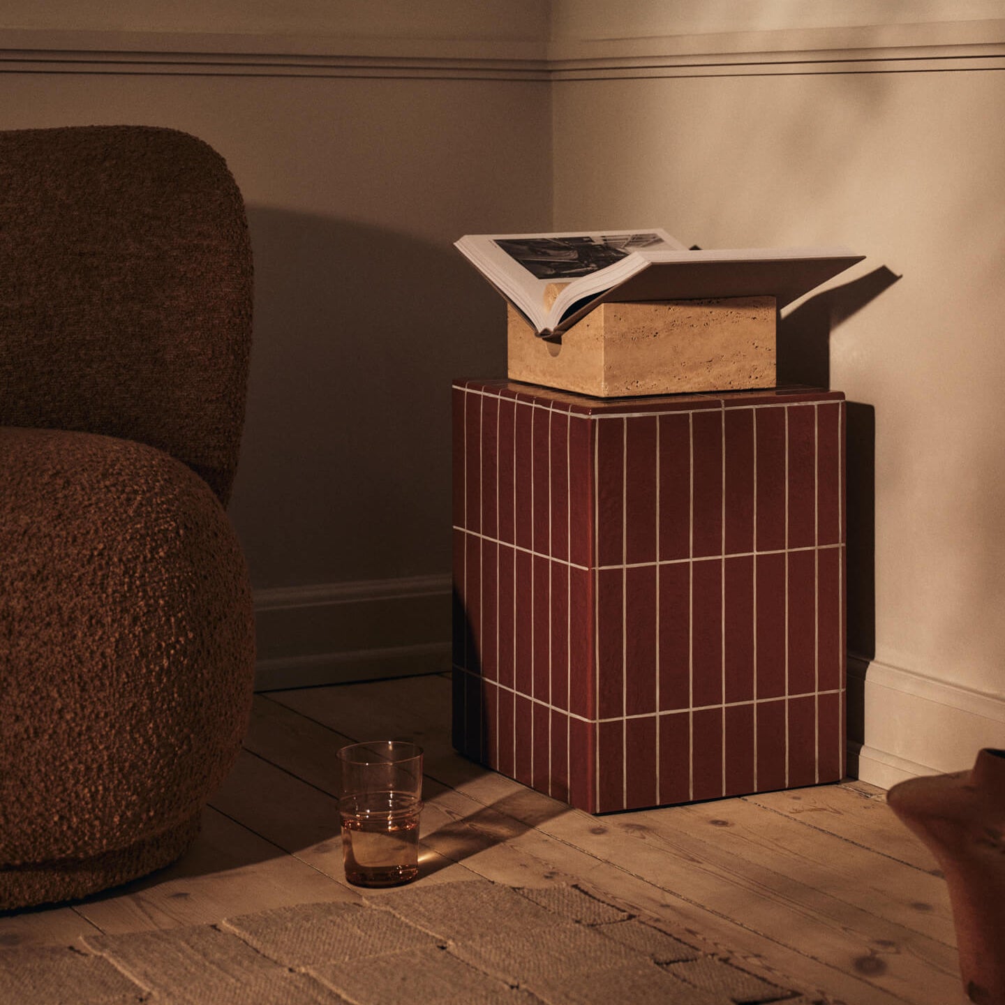 Ferm Living Pillar Bijzettafel H 42 cm - Bruin