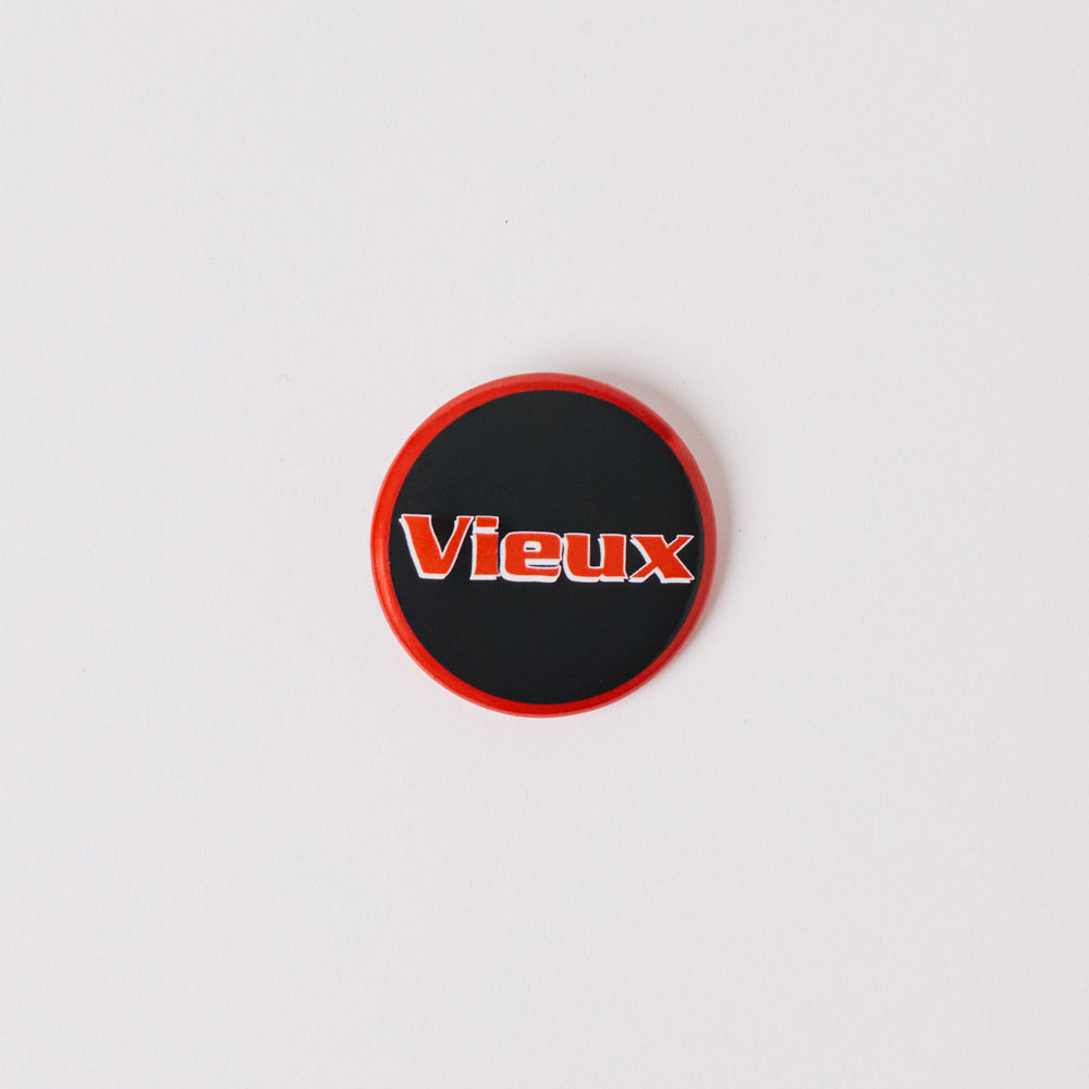 Badge Vieux Scrappy - Au Vieux Campeur
