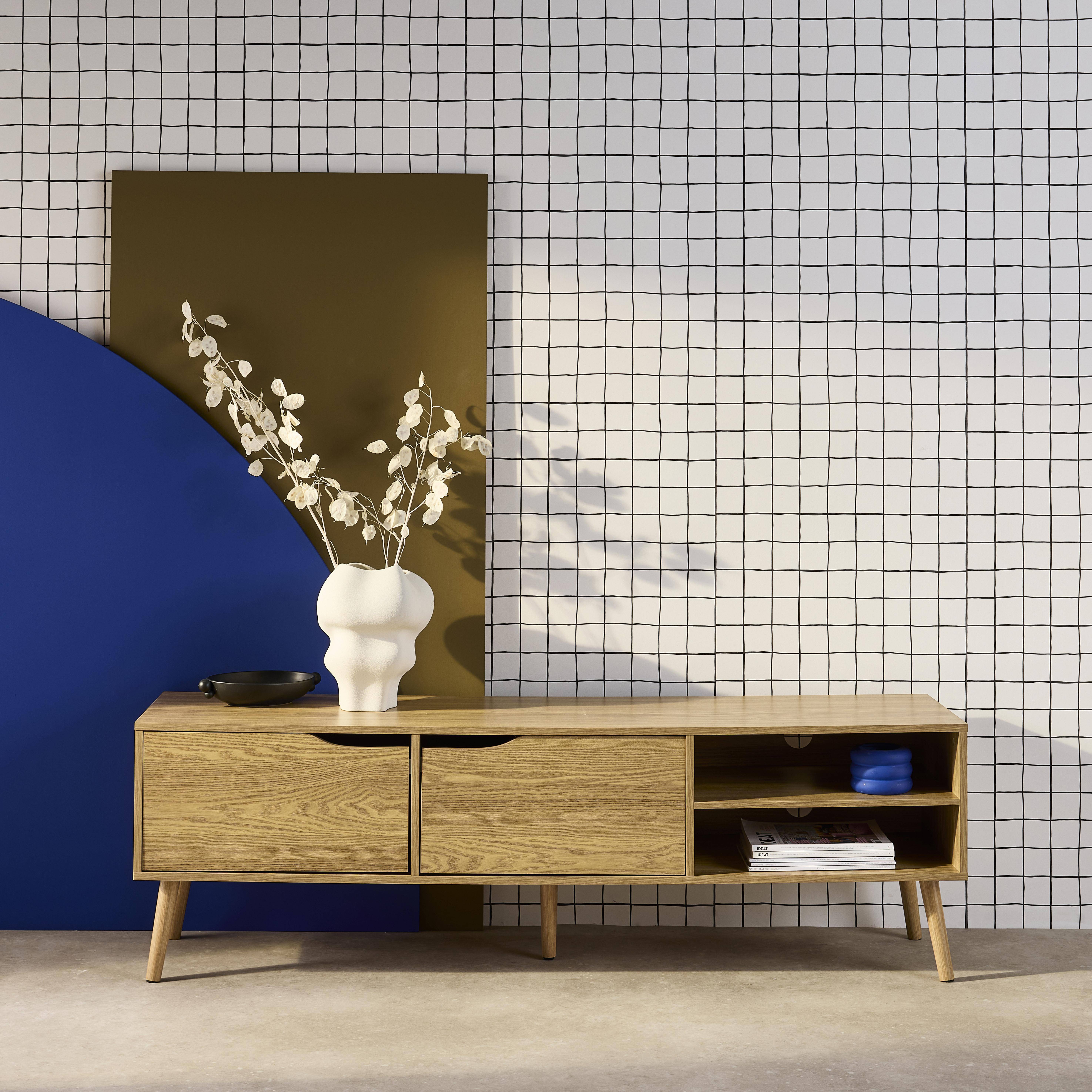 Nepal - Mueble TV en acabado estilo nogal con 2 puertas, 160cm