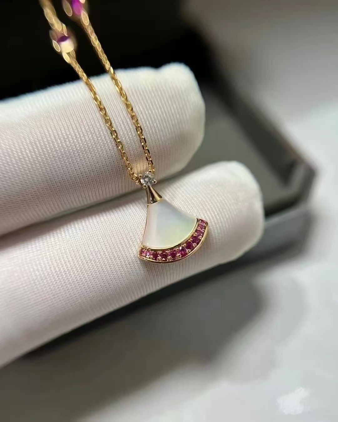 Bvlgari Divas' Dream Necklace - Original Replica Club