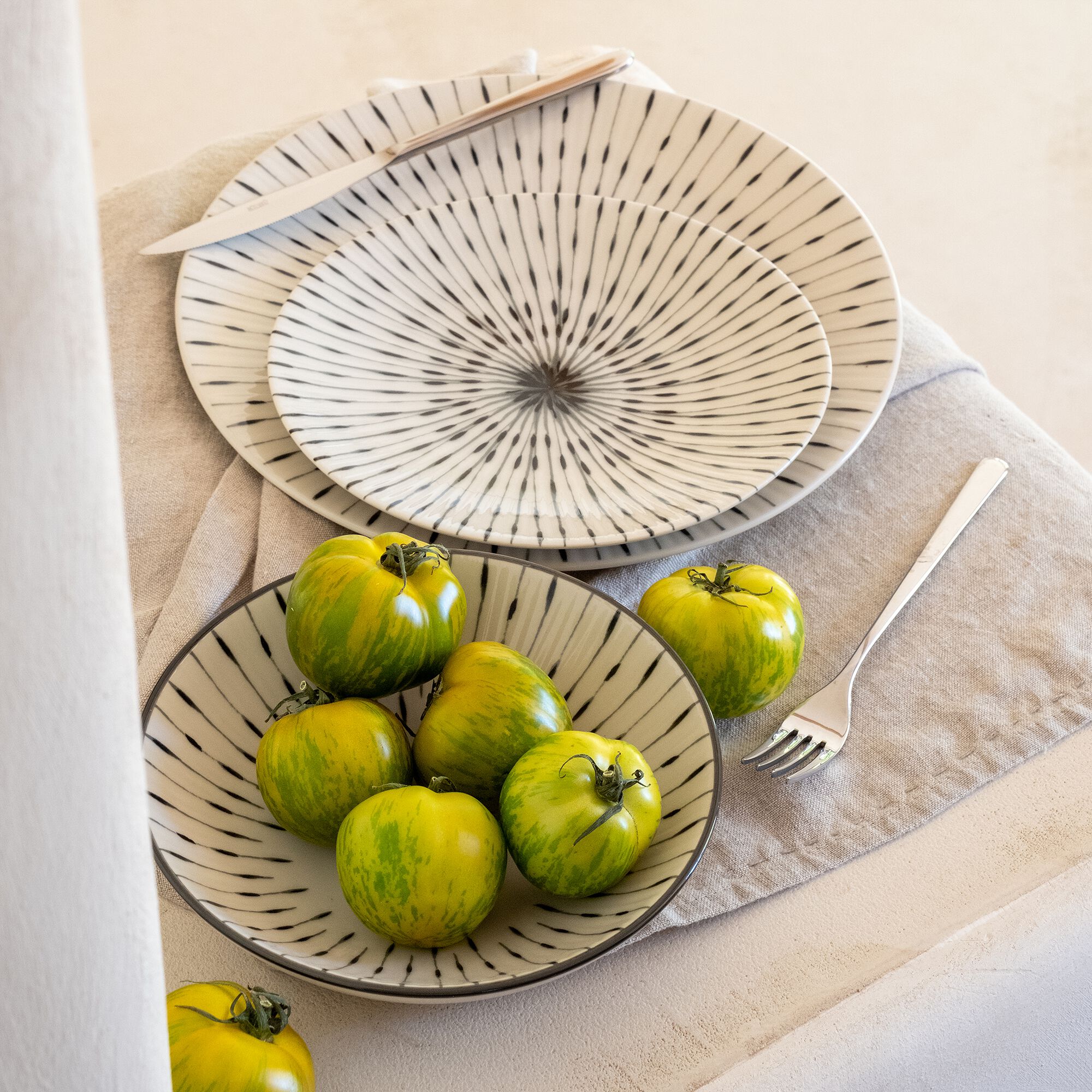 ARYA - Assiette plate en grès D27cm - blanc