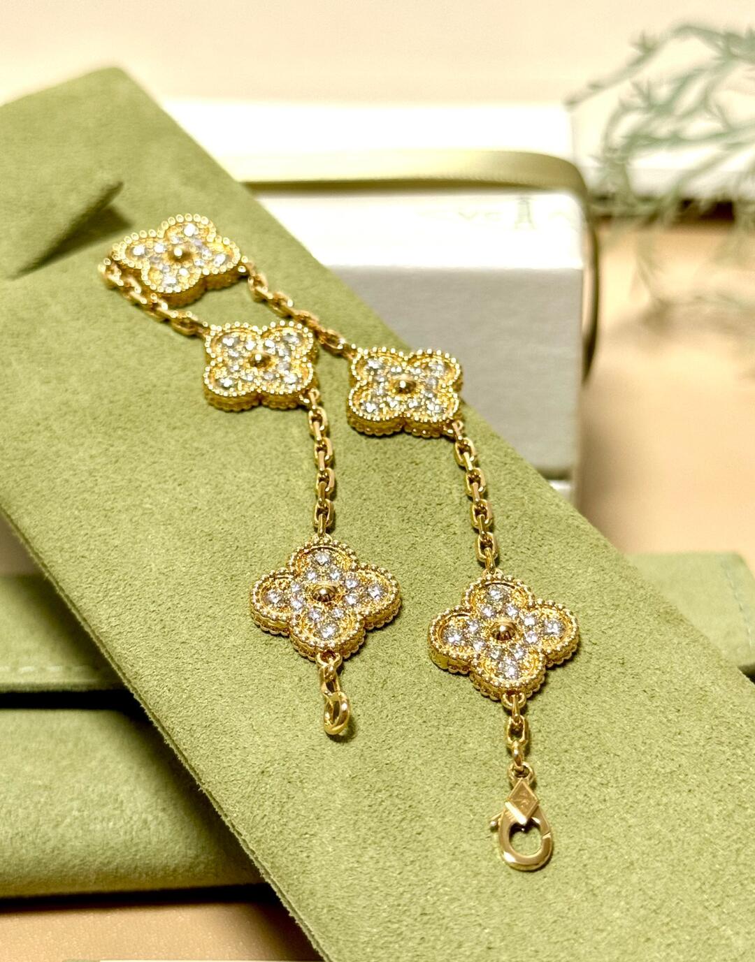 VCA Vintage Alhambra Bracelet in Gold-tone with Paved,5 Motifs - Original Replica Club