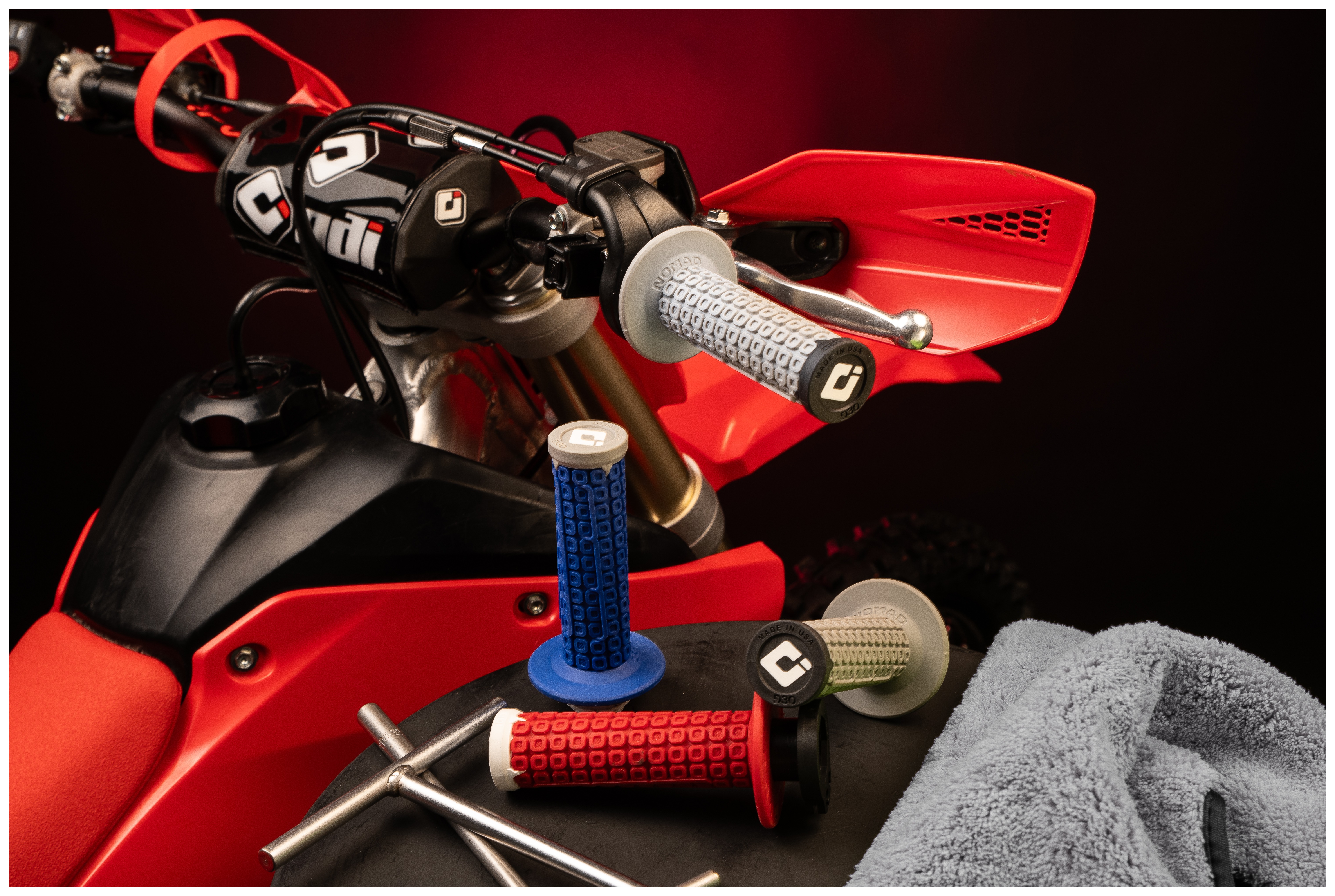 SportsBikeShop ODI Nomad Off-Road Lock-On Grips