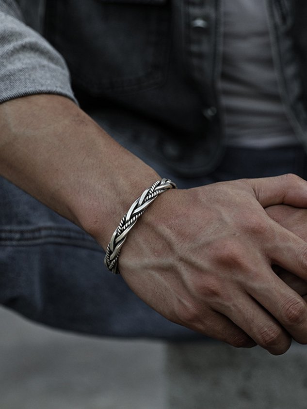 Retro Personality Twist Open Bracelet