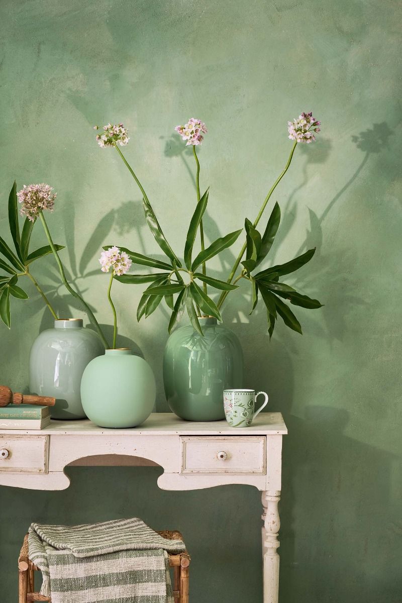 Vase Metal Matt Bright Green 23cm