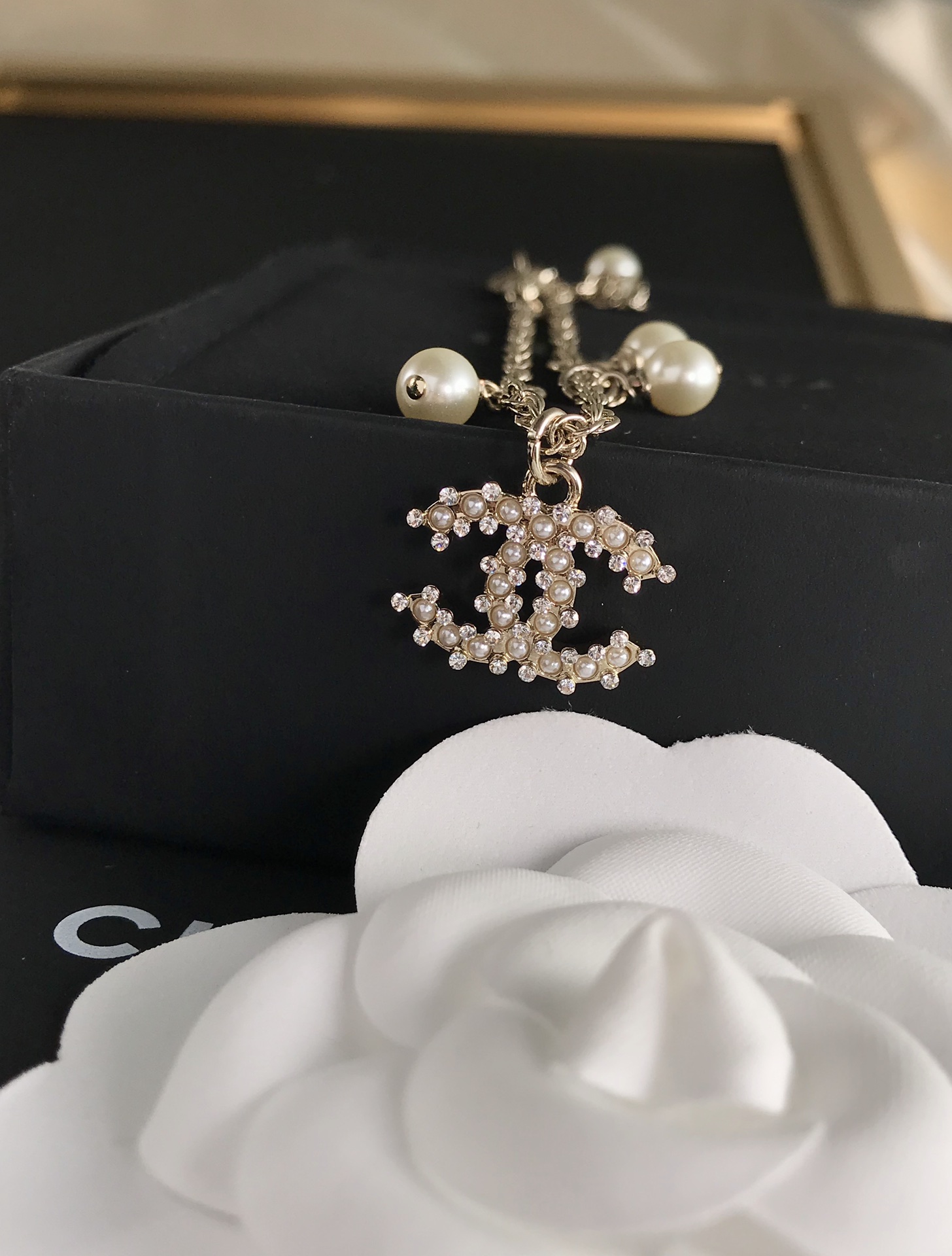 Chanel Pearls CC Charm Chain Bracelet - Original Replica Club
